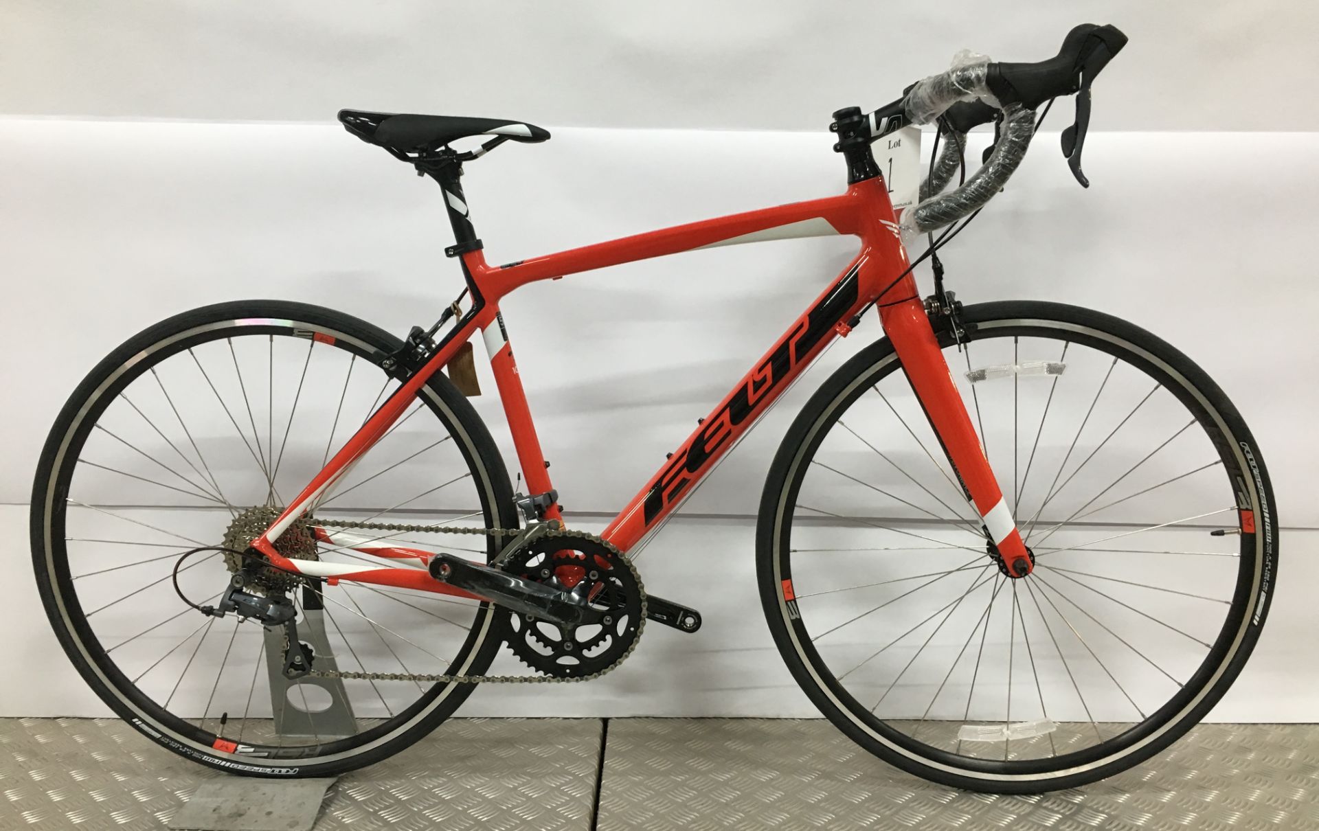 Felt Z100 Sportive Road Bike 2016. Ex-Display. RRP £629 - Image 2 of 8