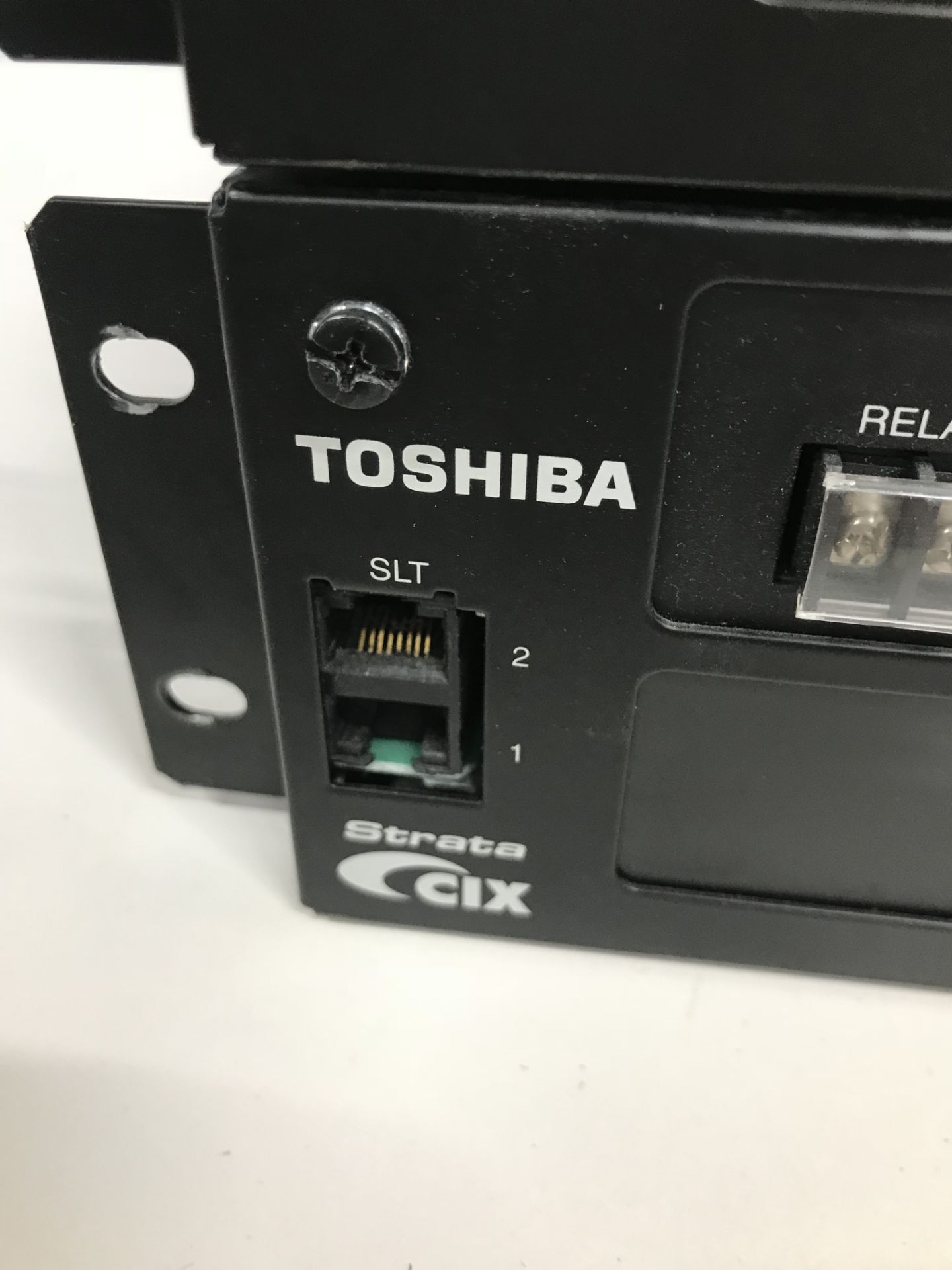 Toshiba SLT 16 Port Cat 5 Switch - Image 2 of 3