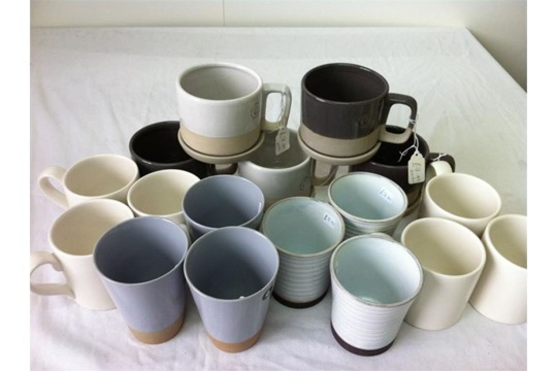 Tea/coffee/sugar caddies - various colours; 3 x large/4 x small teapots, 6 x boxes espresso cups/sau - Image 4 of 4