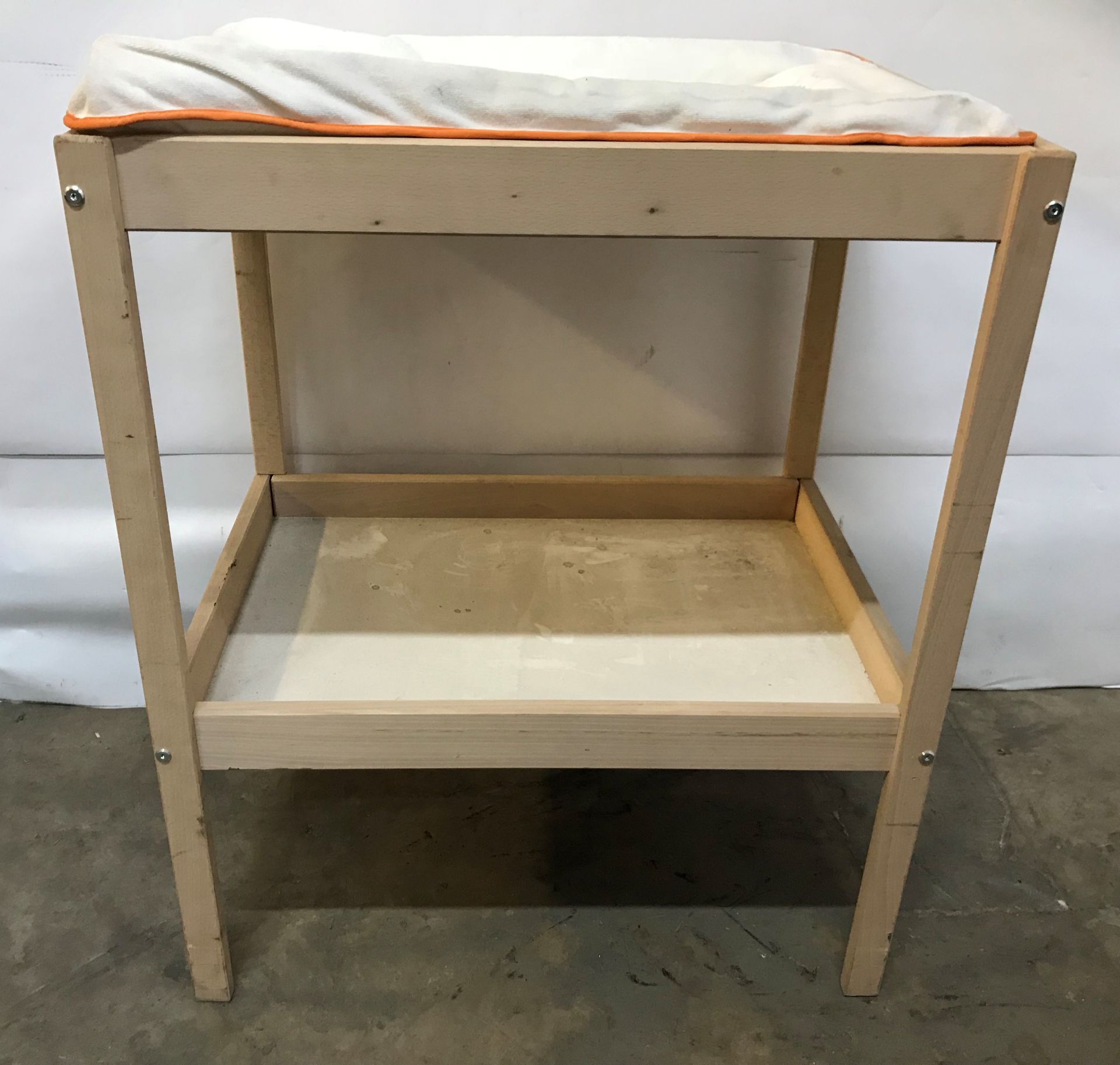 Wooden baby changing table - Image 2 of 2