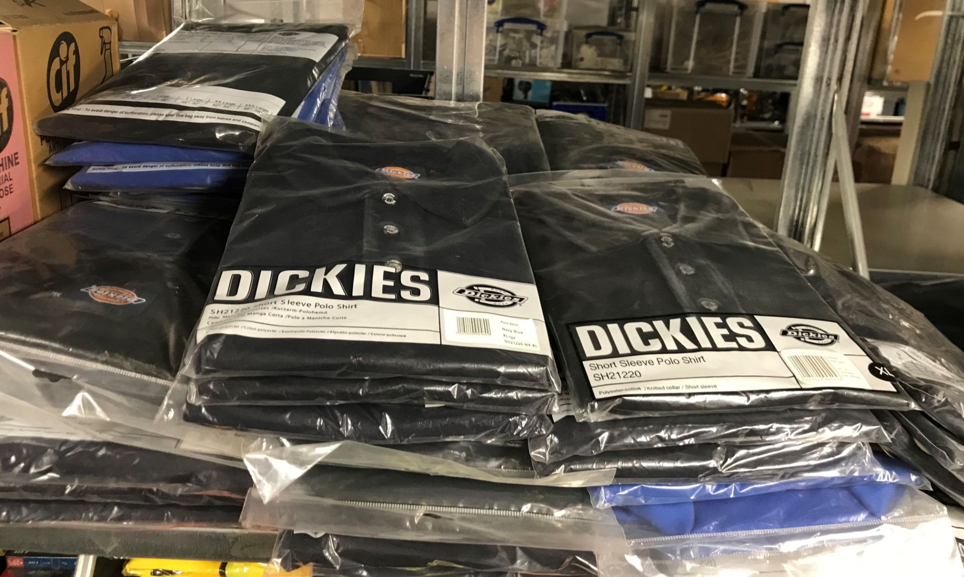 80 x Dickies Polo Shirts, T-shirts & Sweaters - Various Sizes - Colours inc: Navy & Royal Blue - Bild 3 aus 3