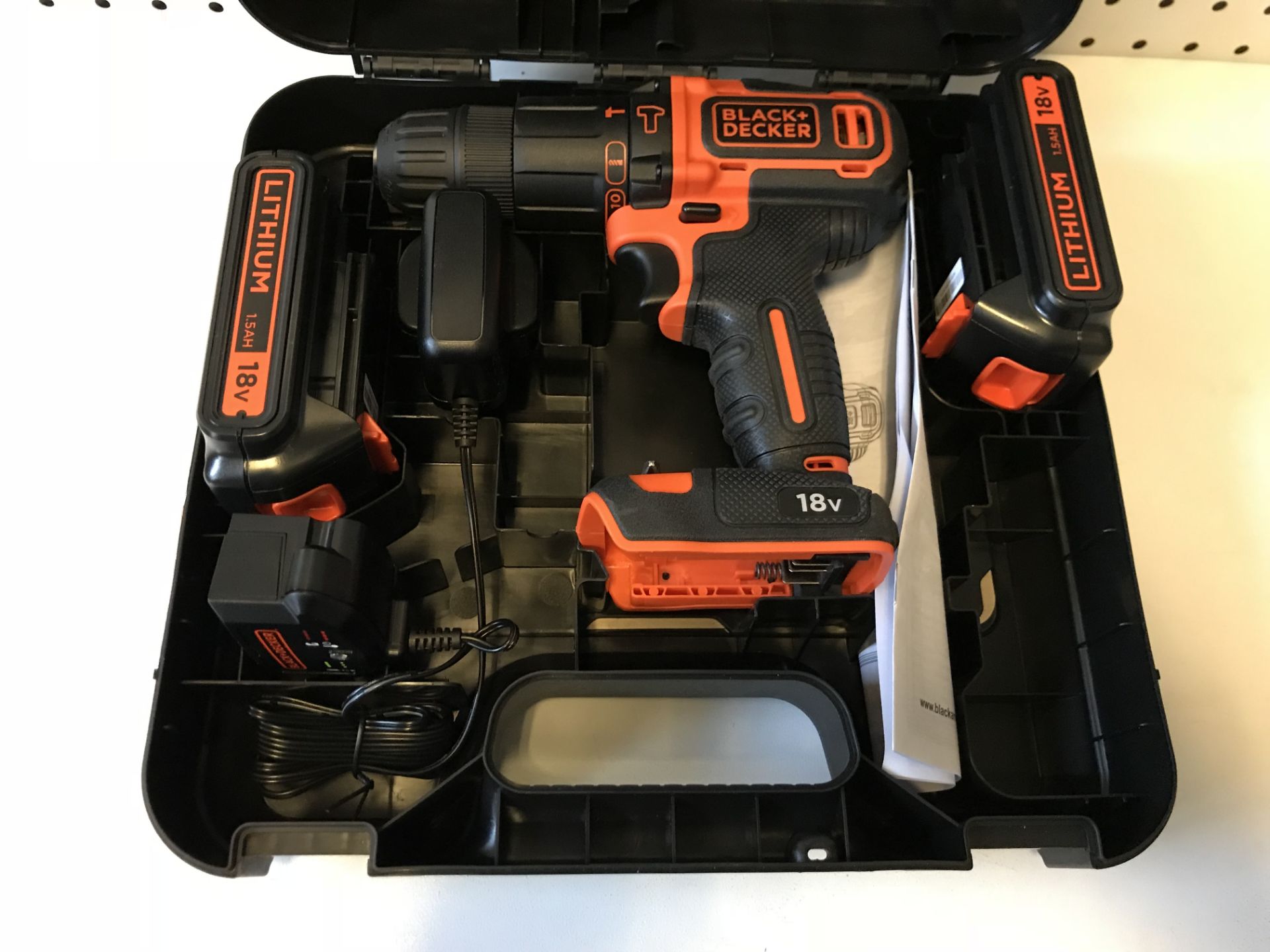 Black & Decker BDCHD18KB Hammer Drill w/ Battery & Charger - Bild 3 aus 3