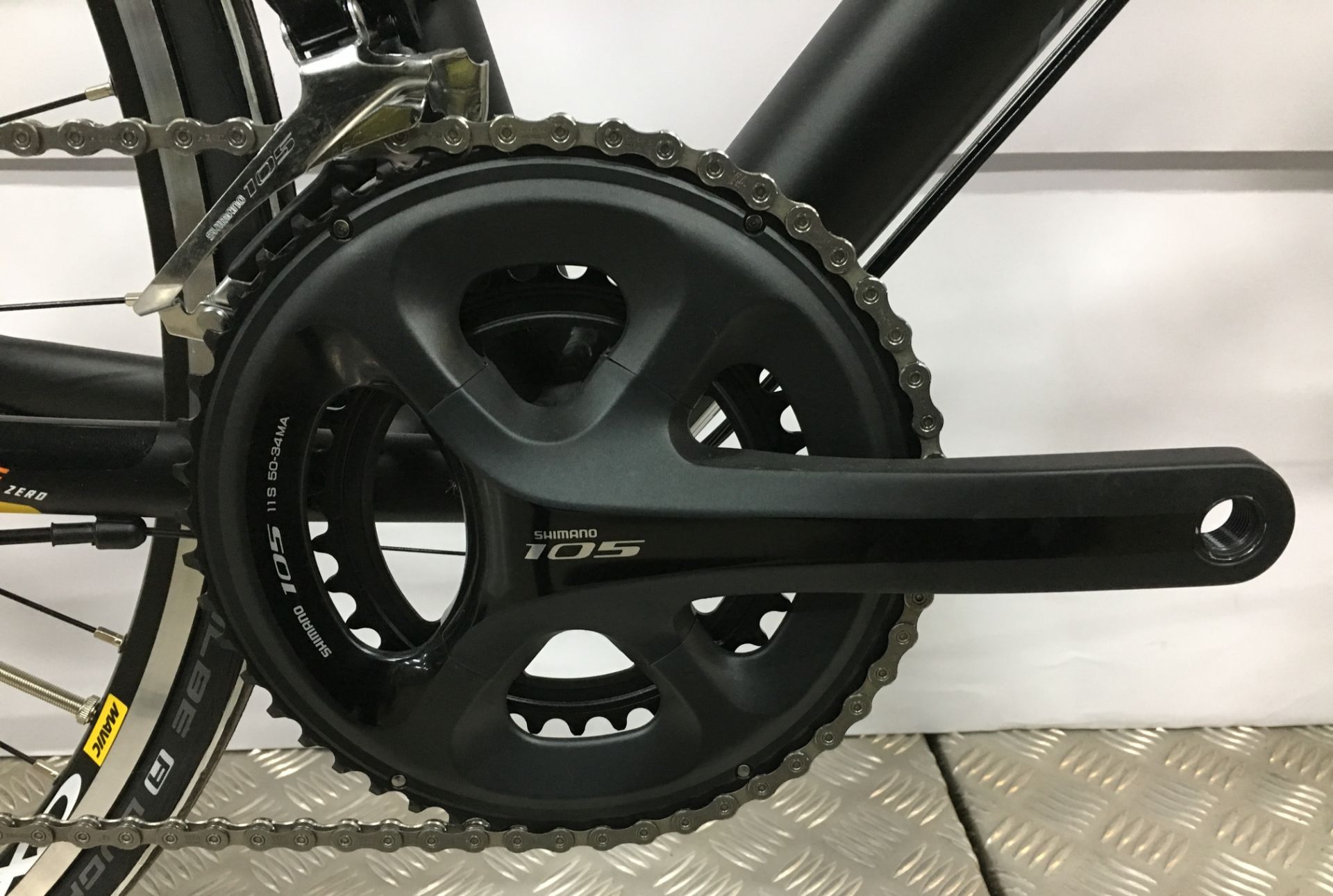 Forme Longcliffe Zero Road Bike. 54cm light weight alloy pro performance frame - Image 5 of 7
