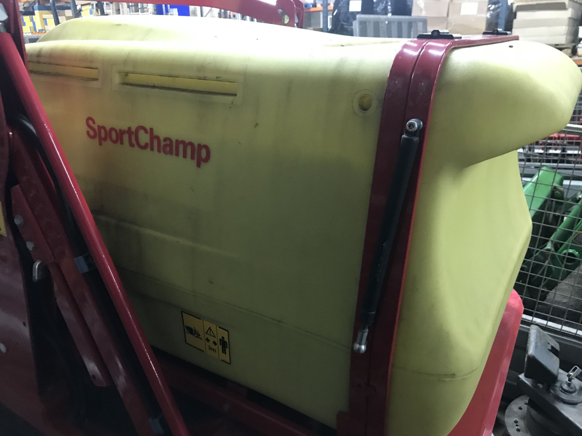 Sportschamp SC2D4HL Multifunctional Ride-on Machine - For Artifical Turf | YOM: 2015 - Image 4 of 5