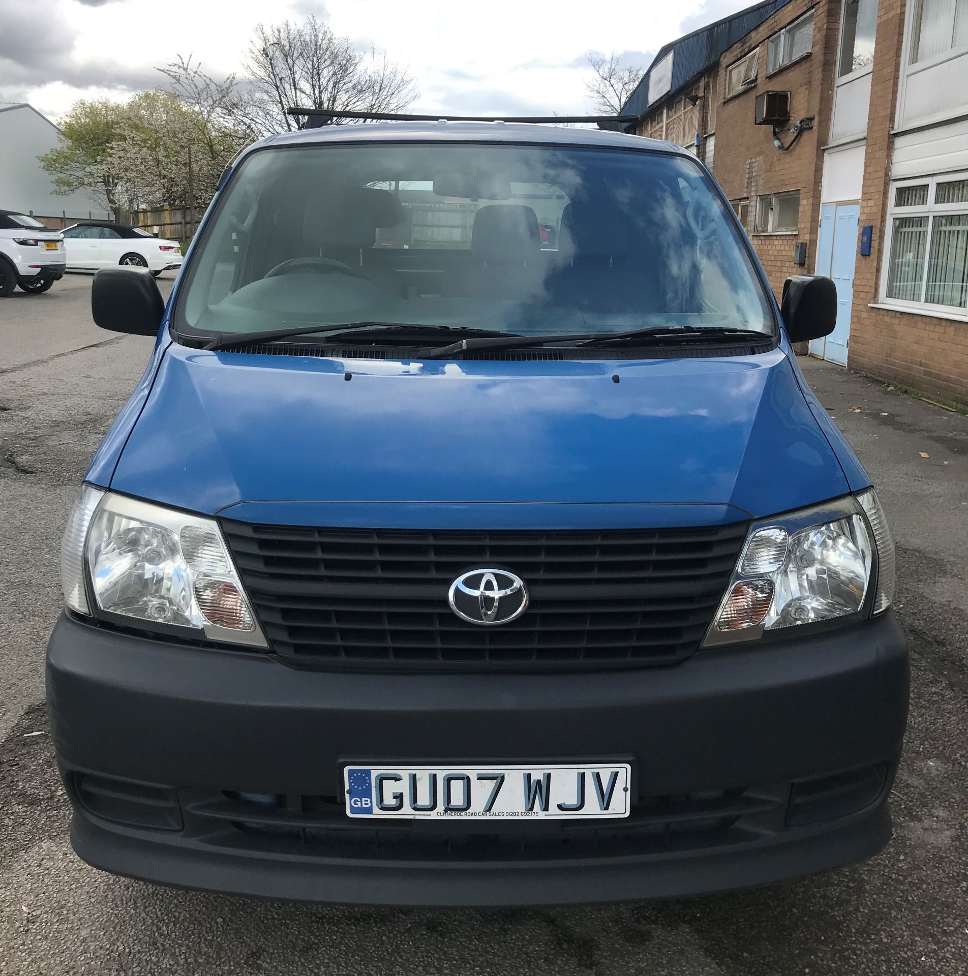 Toyota Hi-Ace 280 D-4D 95 SWB Panel Van | Diesel | GU07 WJV | 140,263 Miles - Image 4 of 9