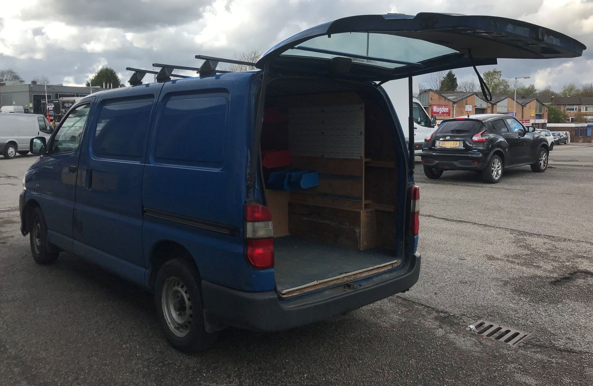 Toyota Hi-Ace 280 D-4D 95 SWB Panel Van | Diesel | GU07 WJV | 140,263 Miles - Image 2 of 9