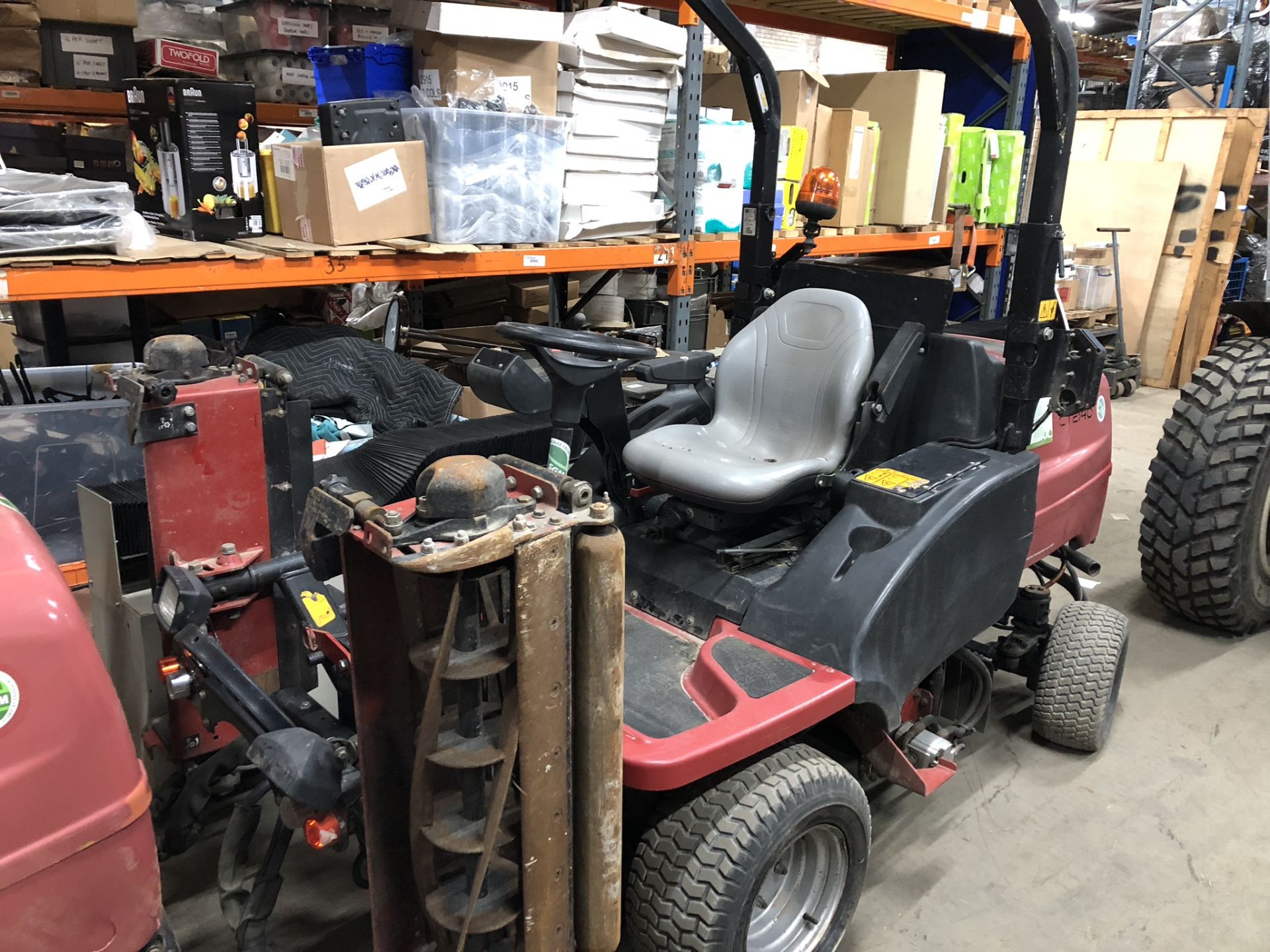 Toro CT2140 Ride-On Mower - EU11 AON - With 3 x Cutting Blades | Hours: 2600.9 - Image 2 of 6