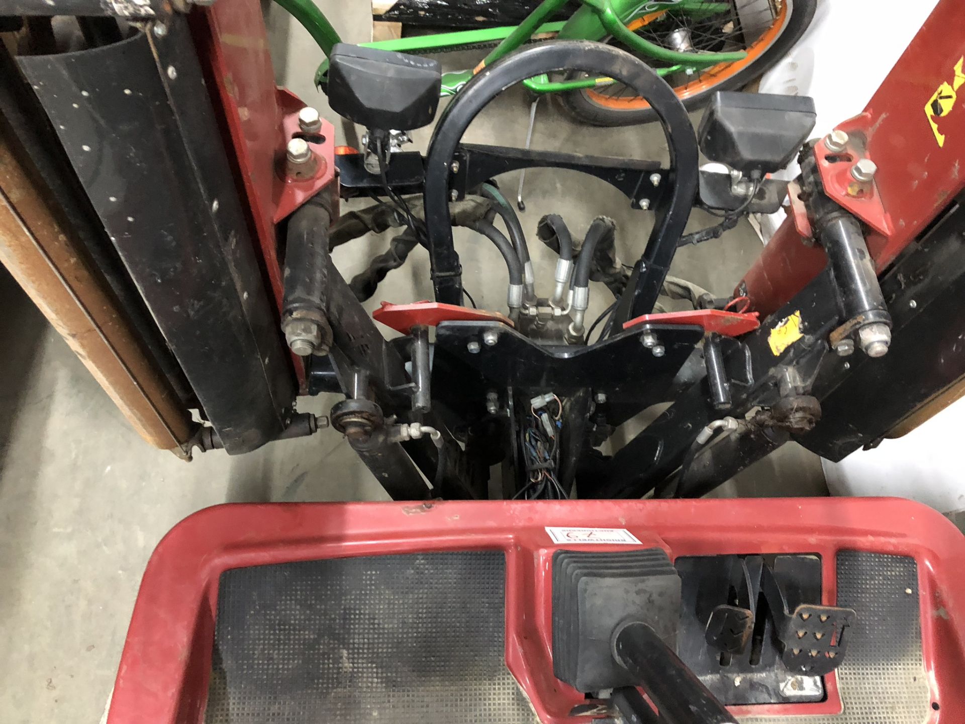 Toro CT2140 Ride-On Mower - EU11 AOL - With 3 x Cutting Blades | Hours: 3363.0 - Image 5 of 5