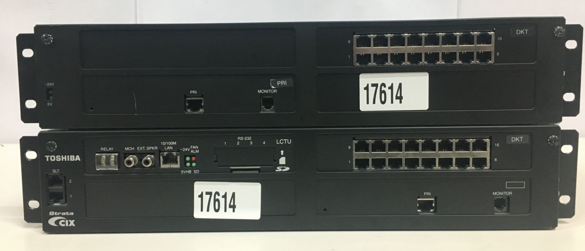 Toshiba SLT 16 Port Cat 5 Switch - Image 2 of 3