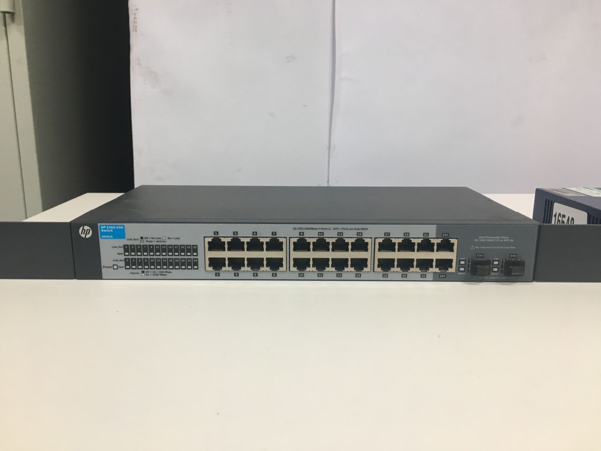 3 x Ethernet desktop switches - Image 2 of 4