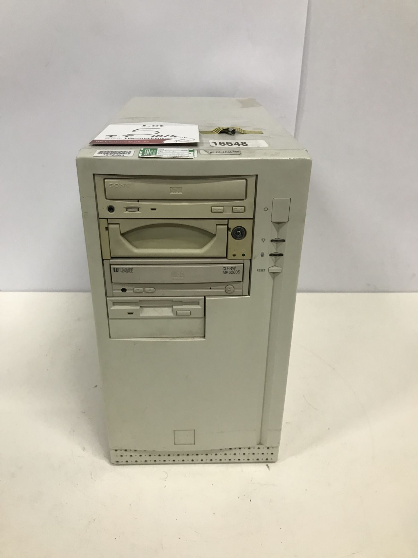 1x Unbranded Desktop Server Unit