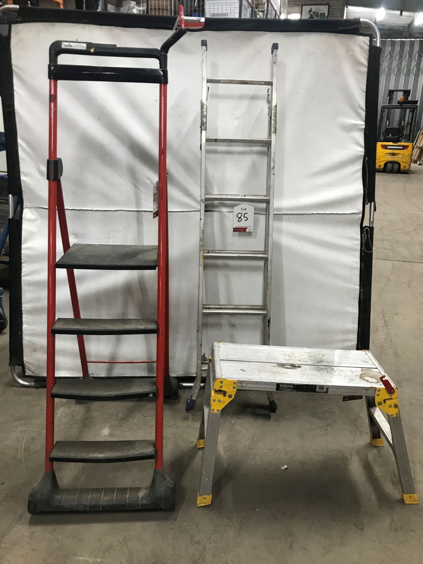 2 x Ladders with Step Platform included