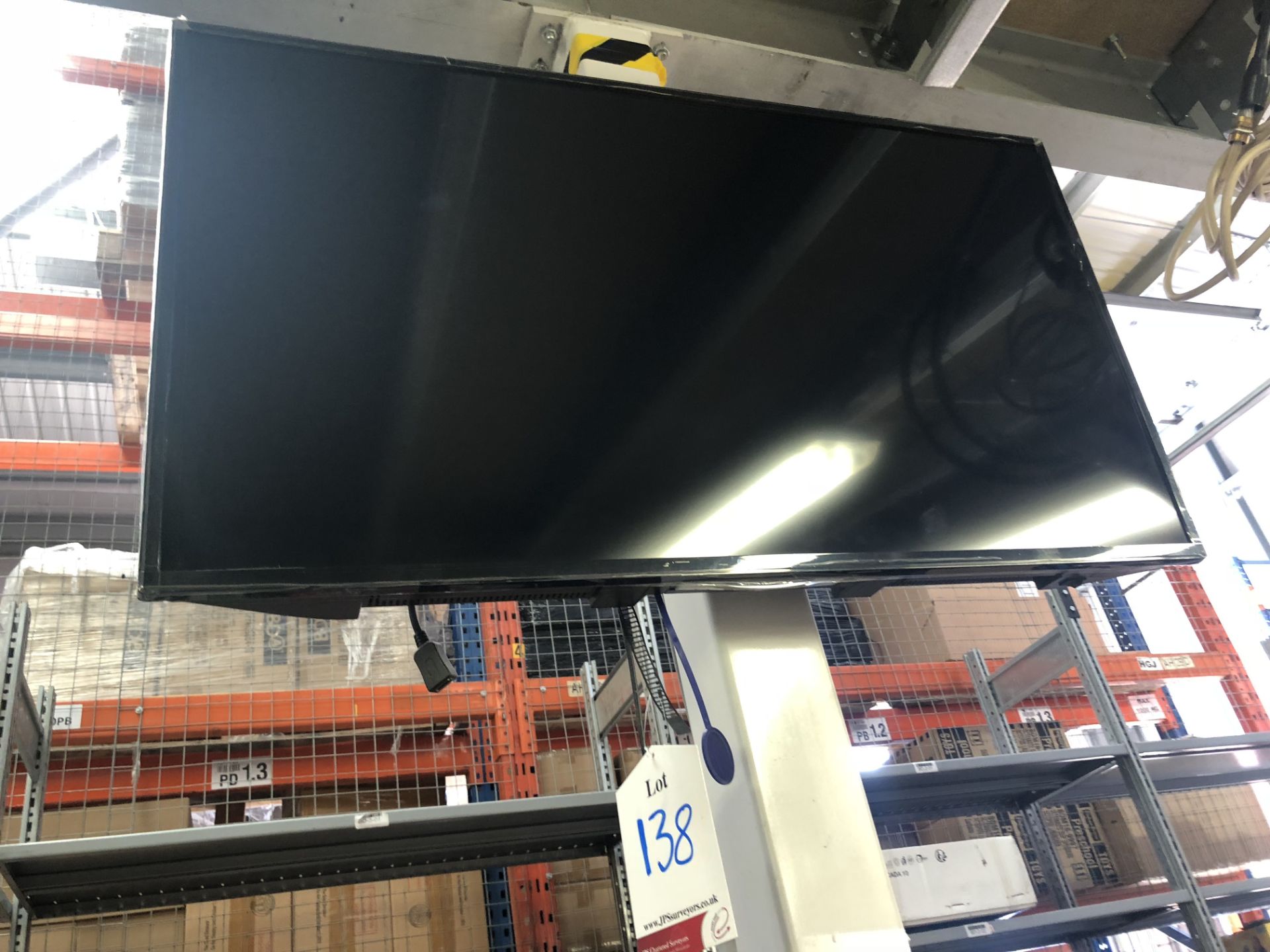 Blaupunkt 40" LCD screen with wall mounting bracket