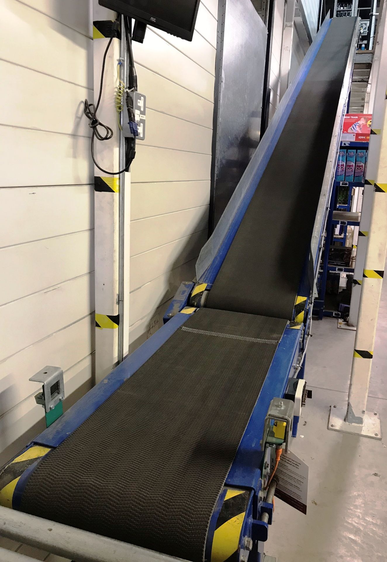 Motorised Horizontal & Incline Belt Conveyor System w/ Gravity Roller Conveyor