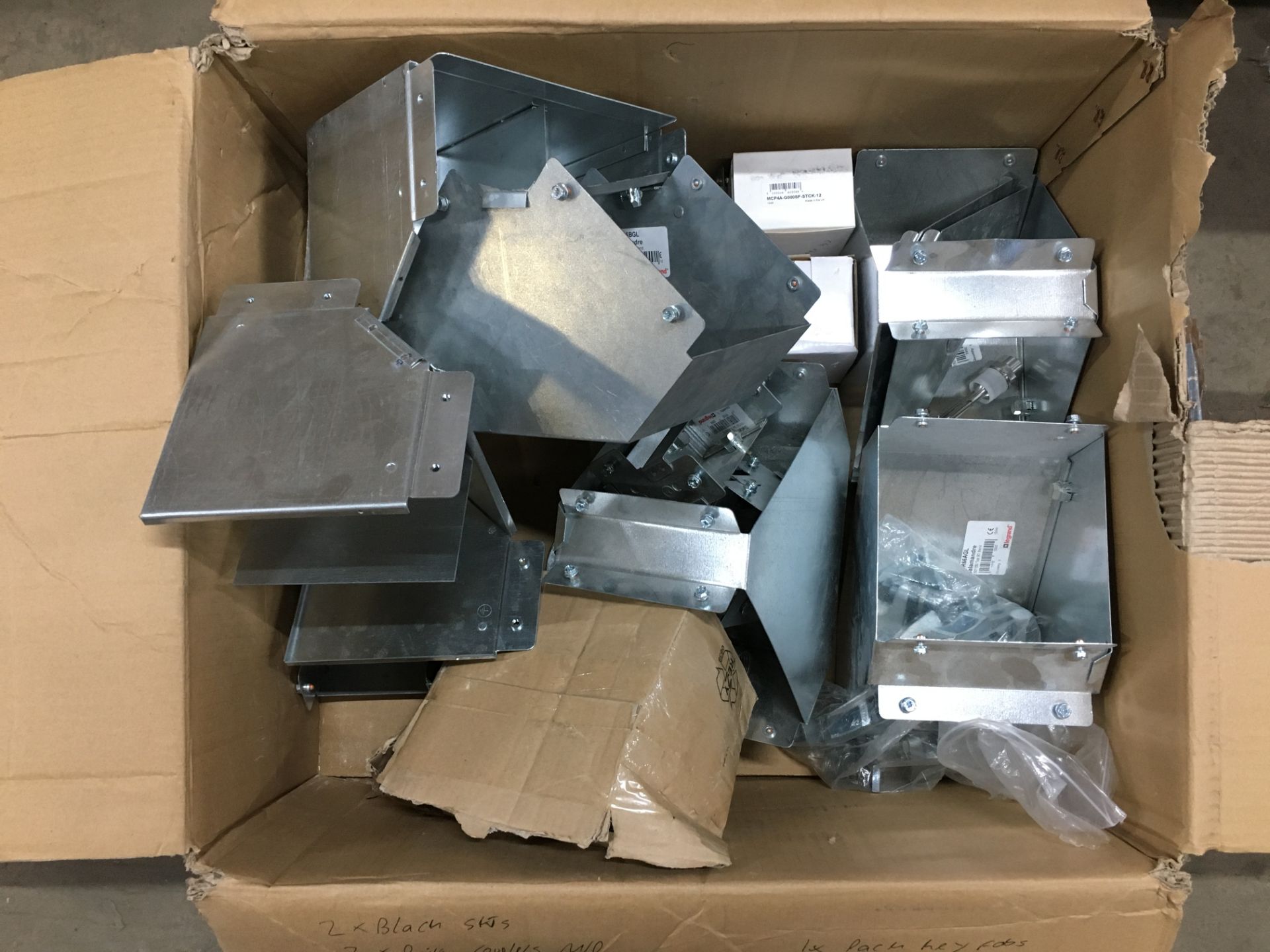 Quantity of Various Metal Trunking Bonds, LID and Accessories - See Pictures for Details - Bild 2 aus 2