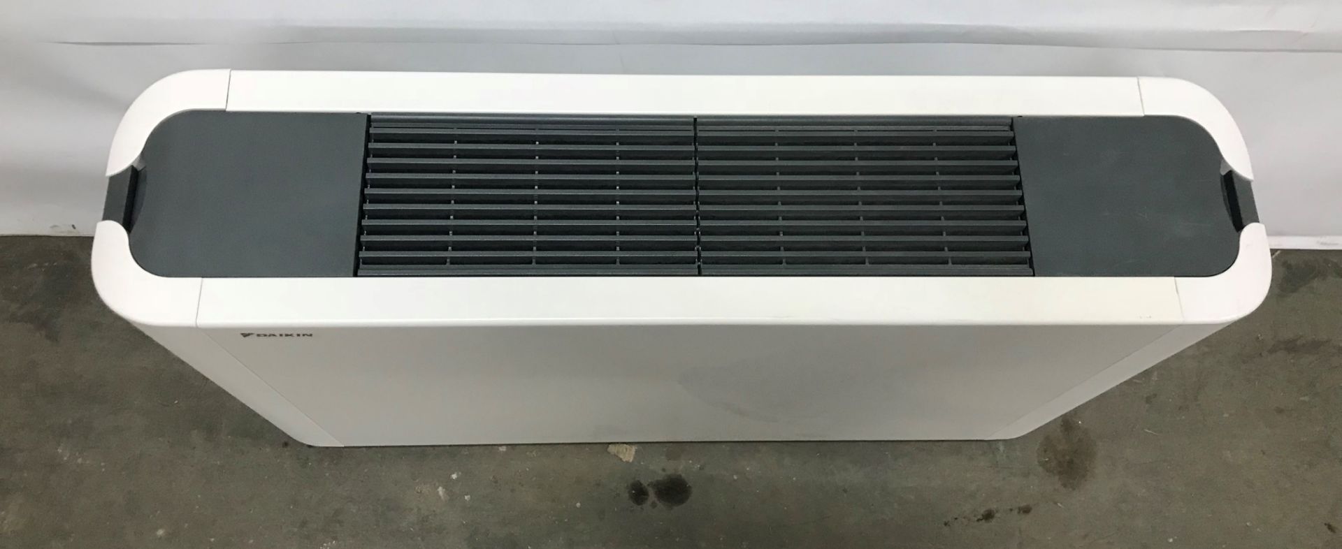 Daikin FXLQ20P2VEB VRV System Air Conditioning Unit - Image 2 of 6