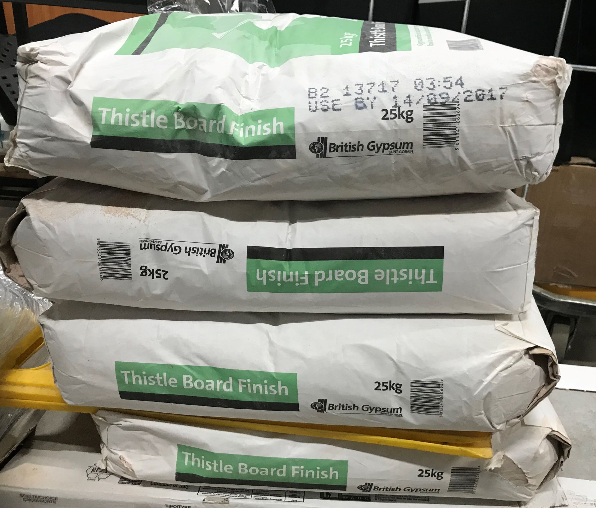 4 x 25KG Bags of British Gypsum Thistle Board Finish Cement - EXP 14/09/2017 - Image 2 of 3