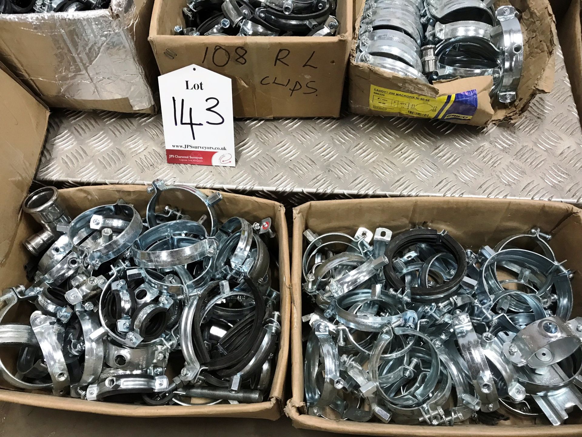 Quantity of various metal pipe clips as pictured - Image 5 of 6