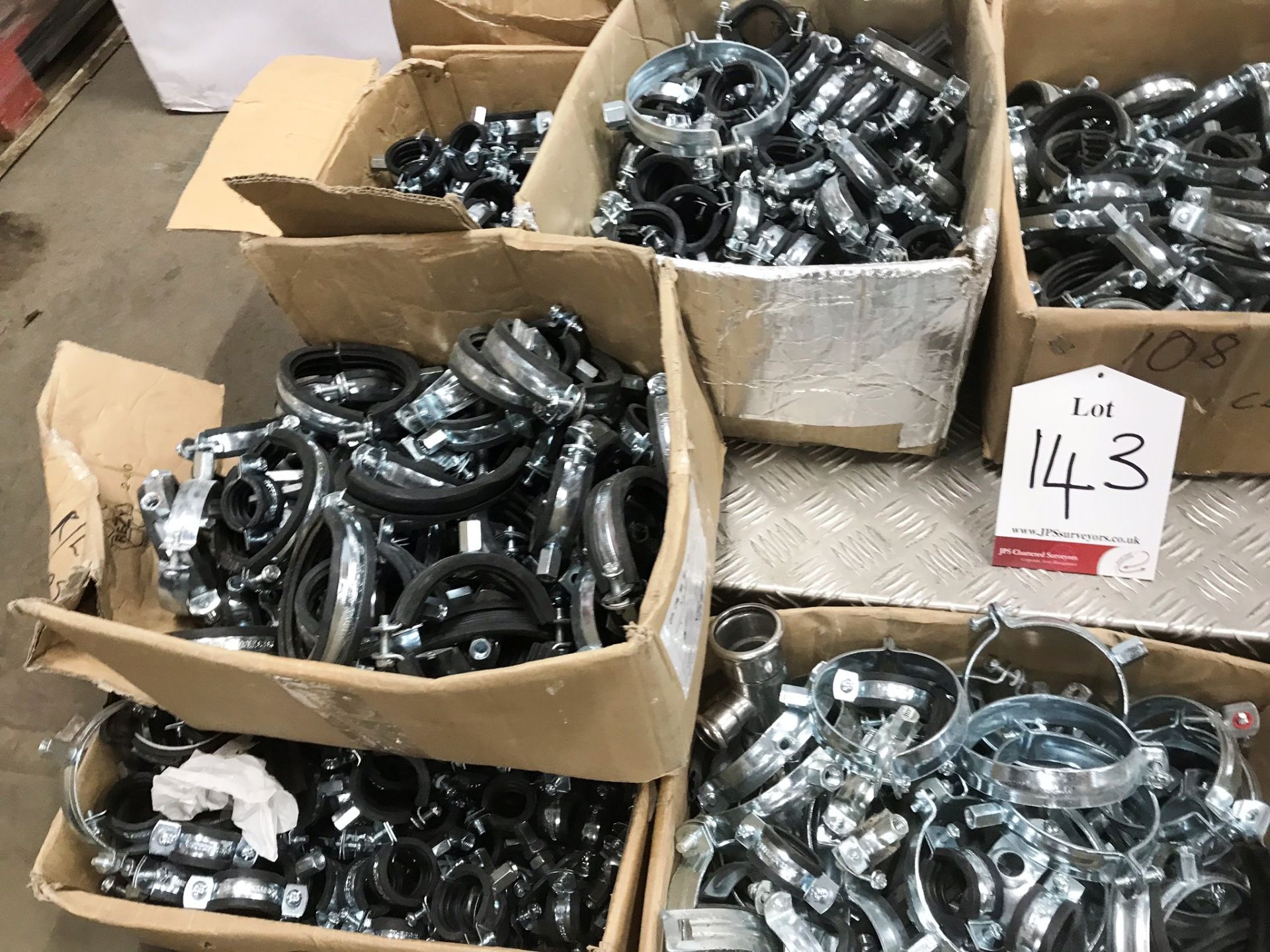 Quantity of various metal pipe clips as pictured - Image 6 of 6