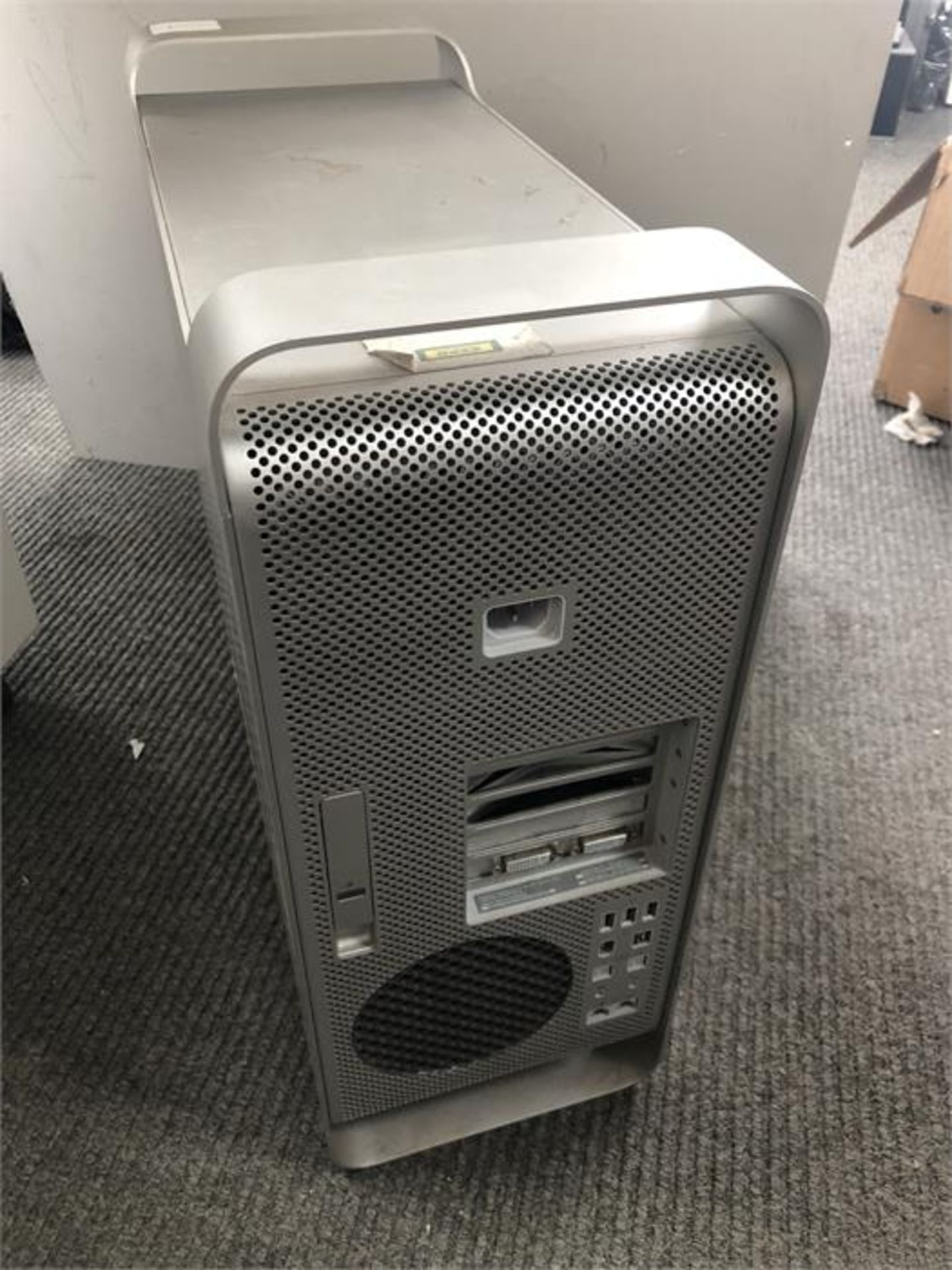 Apple Mac Pro Quad Core A1186 250GB - Securely Wiped - Image 3 of 5