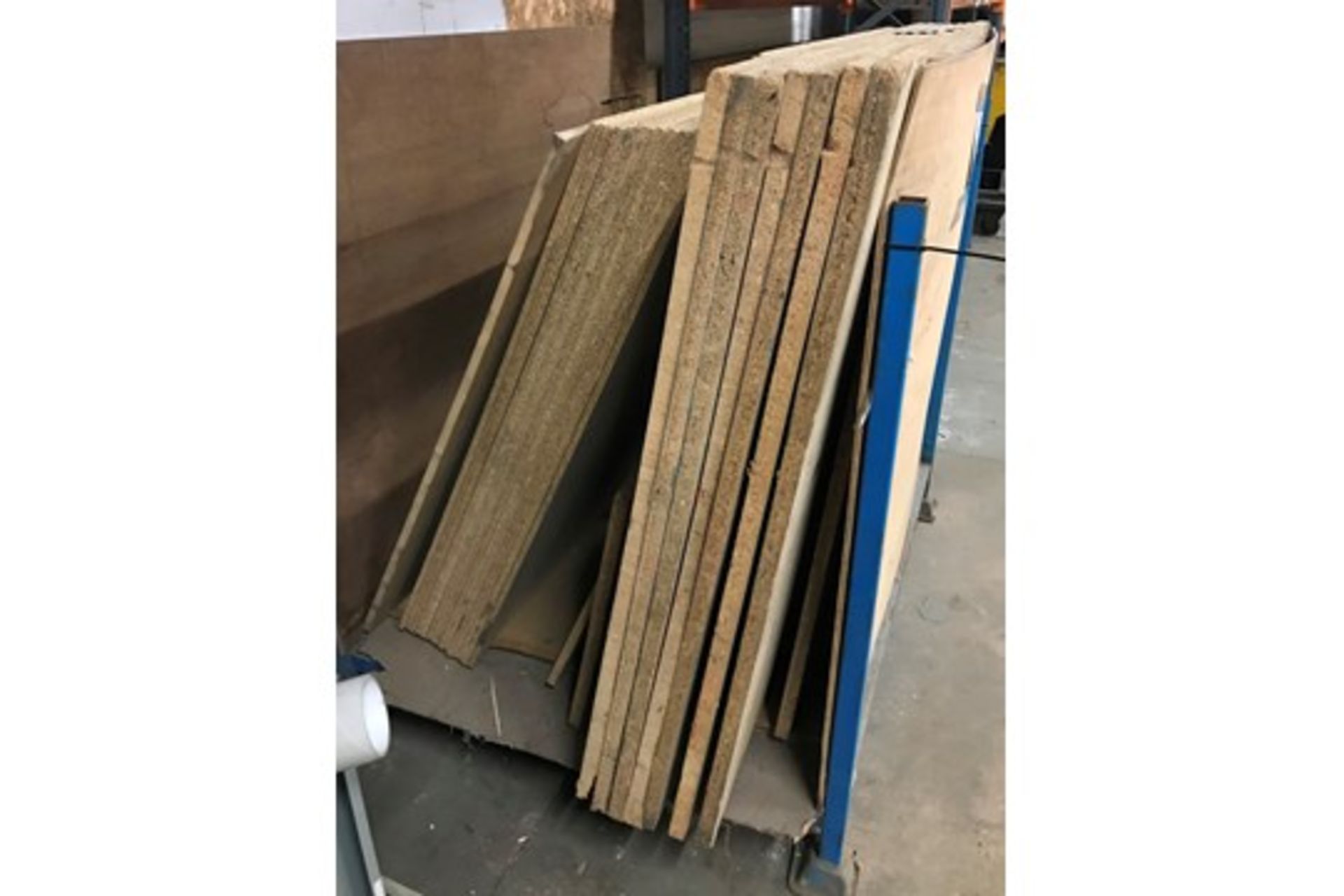 22 x Pieces of Chipboard Wood - 2 Sizes - Image 3 of 3