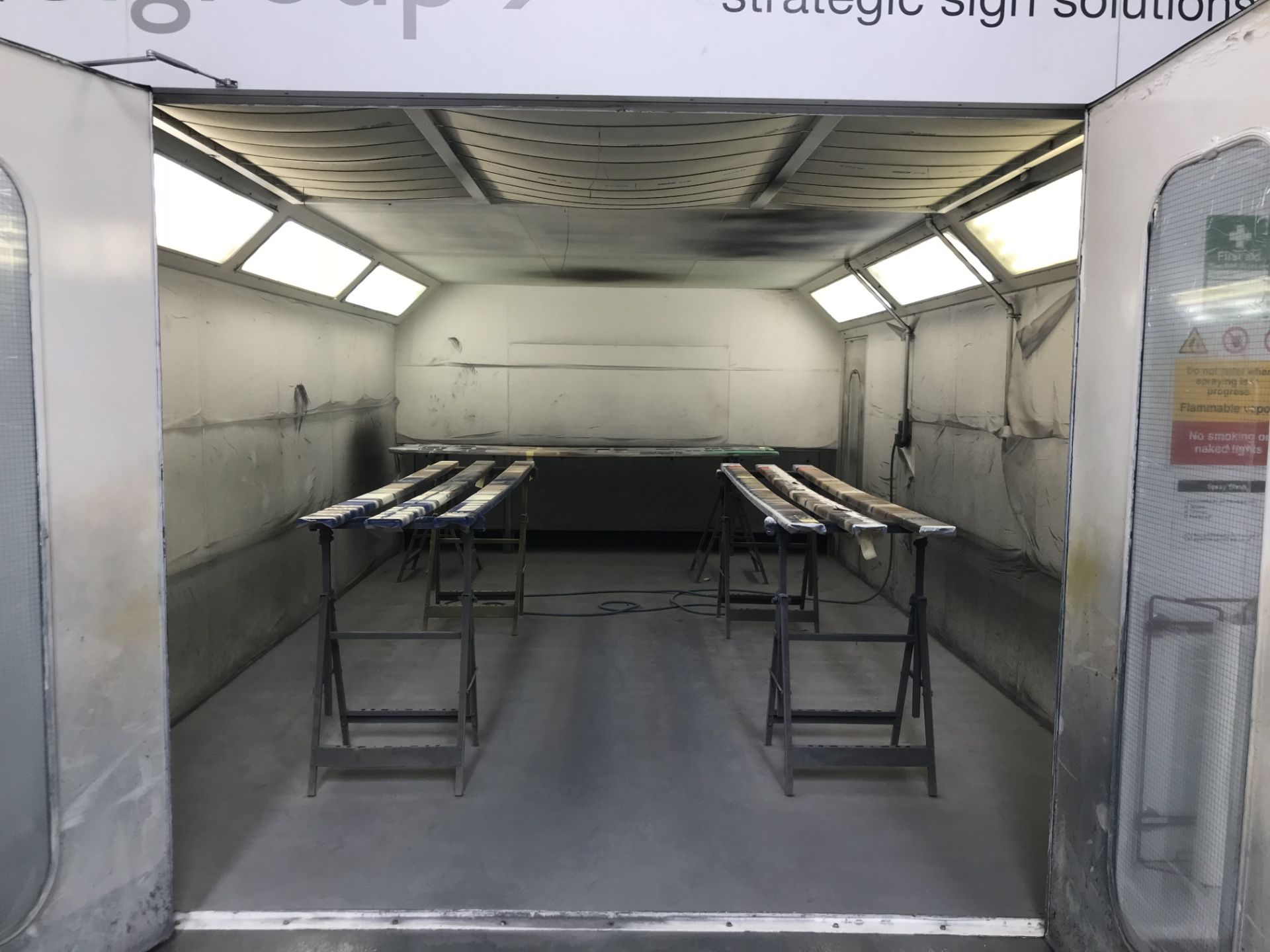 Spray Paint Booth - Internal Length: 6m x 4m x 2.30m - Includes Extraction Unit & Lighting - Image 4 of 11