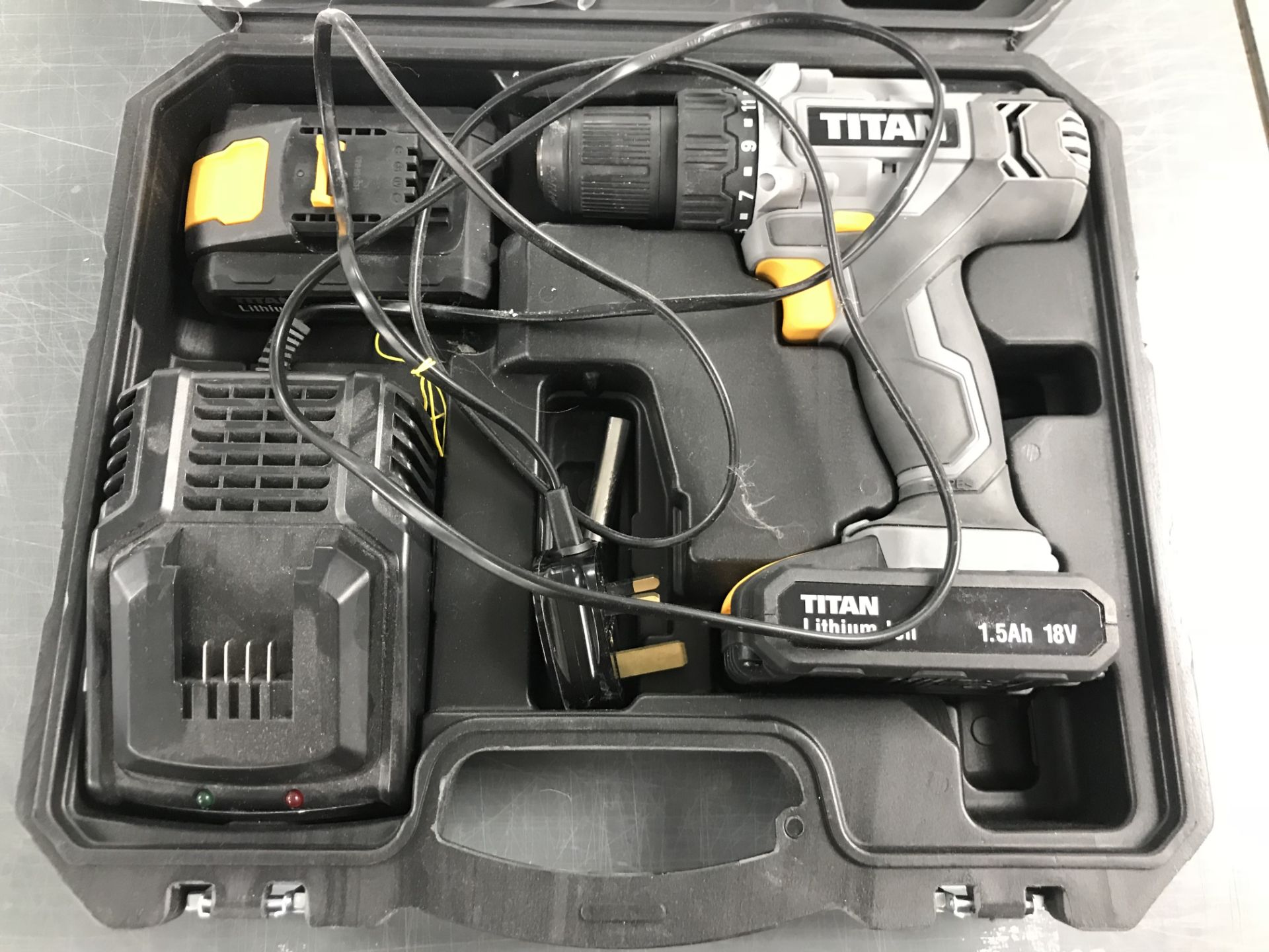 Titan TTI700DDH Cordless Drill Driver / Case, Charger & Spare Battery - Image 2 of 3