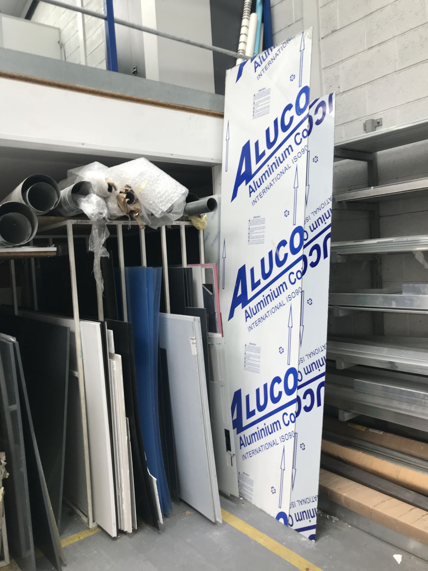 Quantity of Scrap Vinyl & Aluminum Stock as per pictures - Bild 3 aus 3