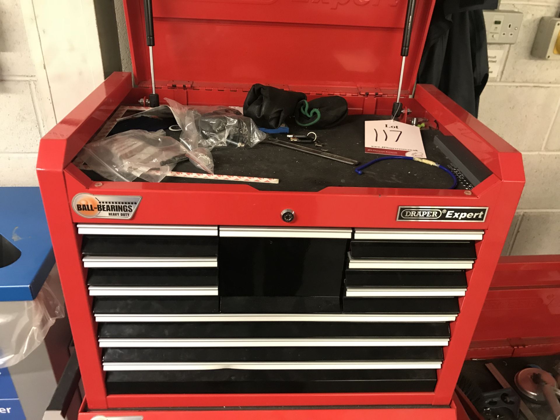 Draper Expert Tool Chest & Roller Cabinet w/ Contents - Contents includes Spare Parts & Hand Tools - Image 2 of 3