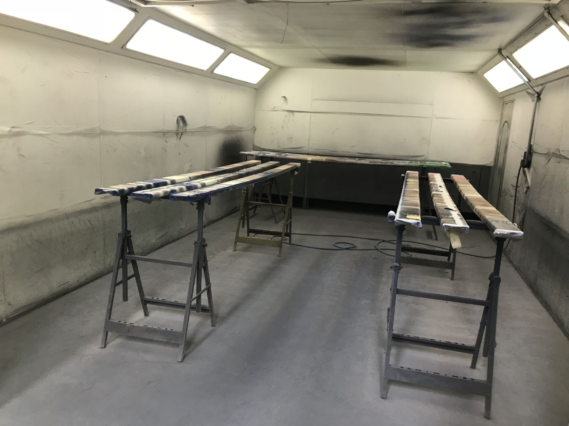 Spray Paint Booth - Internal Length: 6m x 4m x 2.30m - Includes Extraction Unit & Lighting - Image 5 of 11