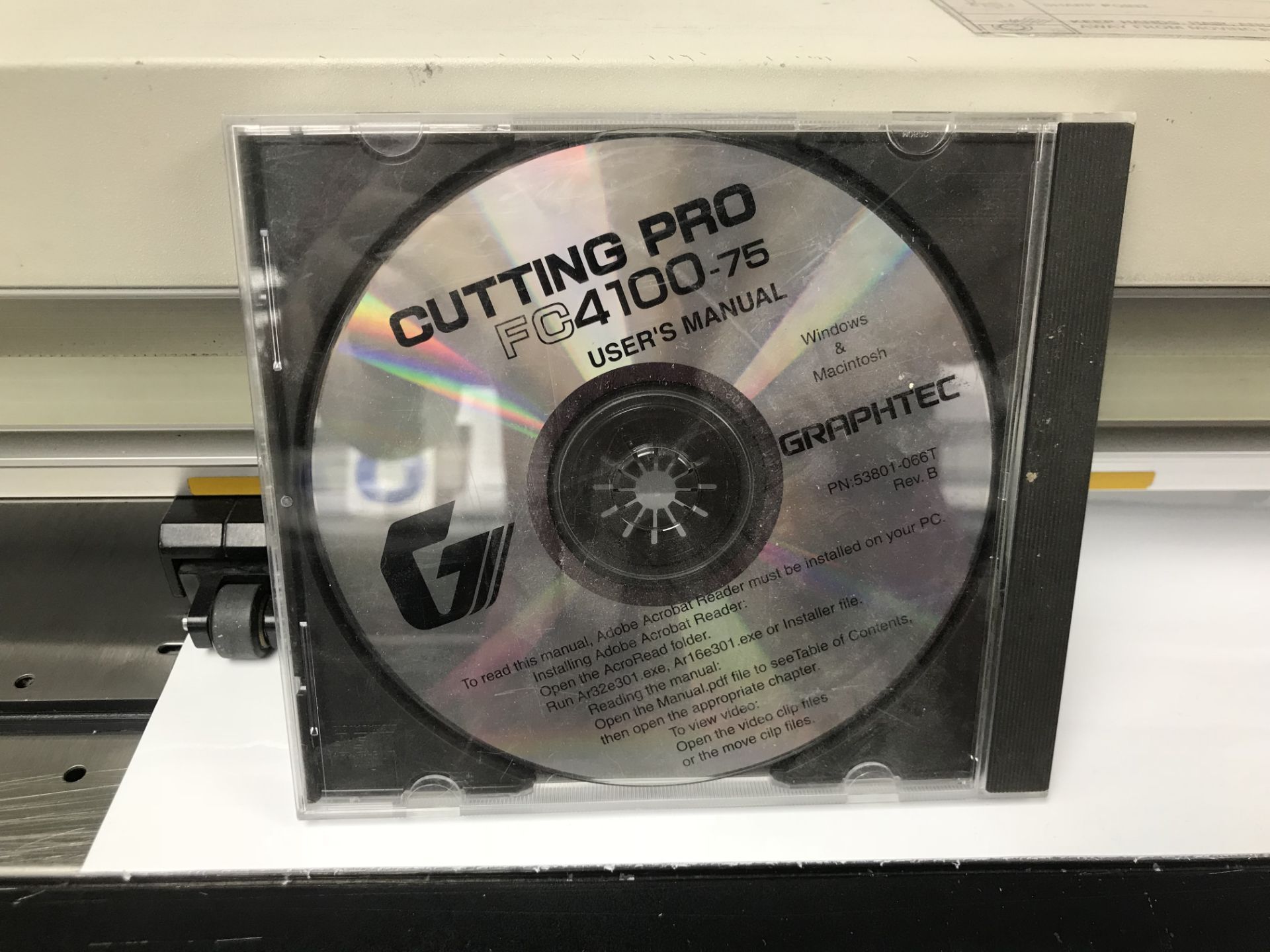 Graphtec FC4100-75 Cutting Pro Vinyl Cutter w/ CD User Manual - Bild 2 aus 6