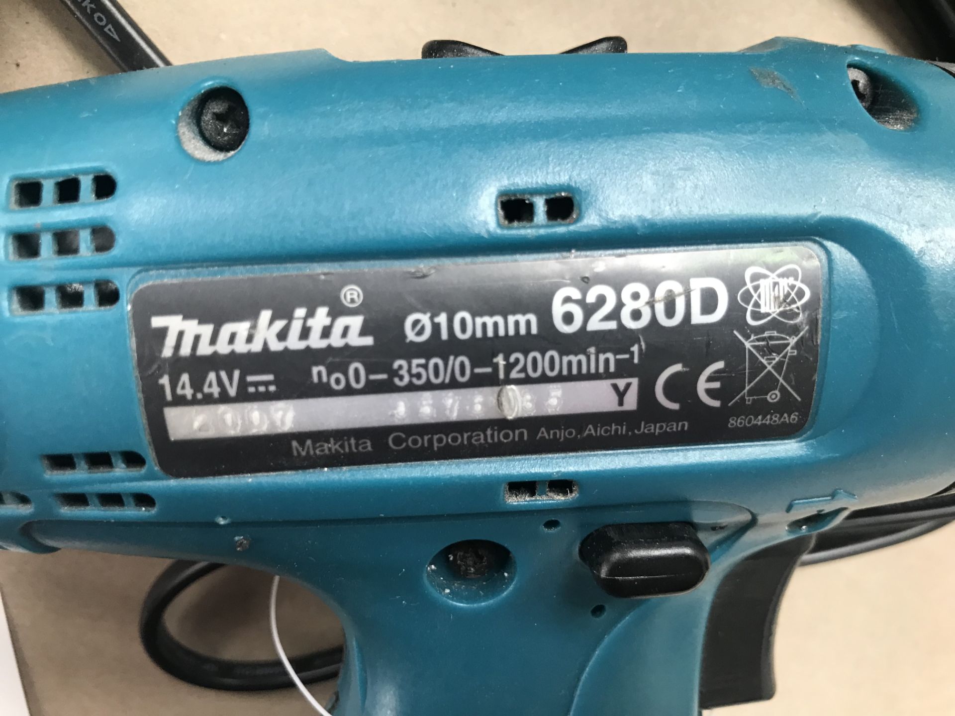 2 x Makita 6280D Combi Drills w/ Charging Station - Bild 2 aus 4