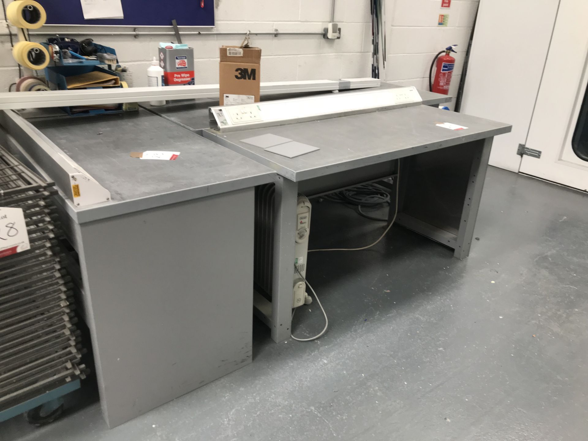 5 x Various Metal Workbenches (2 With Electrical Outlets) - Image 2 of 5