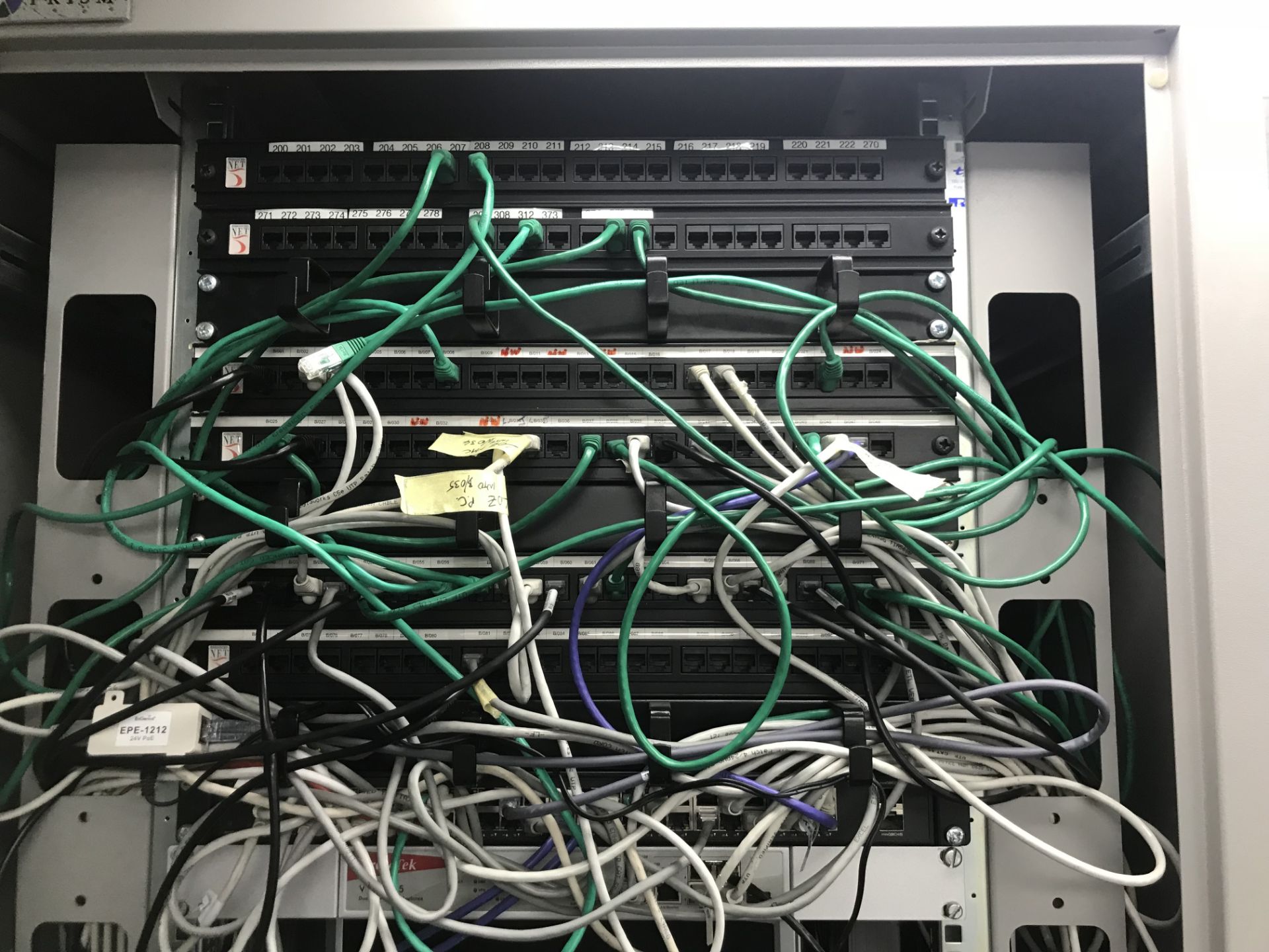 Prism Server Cabinet w/ 6 x 24 Port Network Panels, Draytek Vigor2955 & Cisco SLM2048 - Image 3 of 3