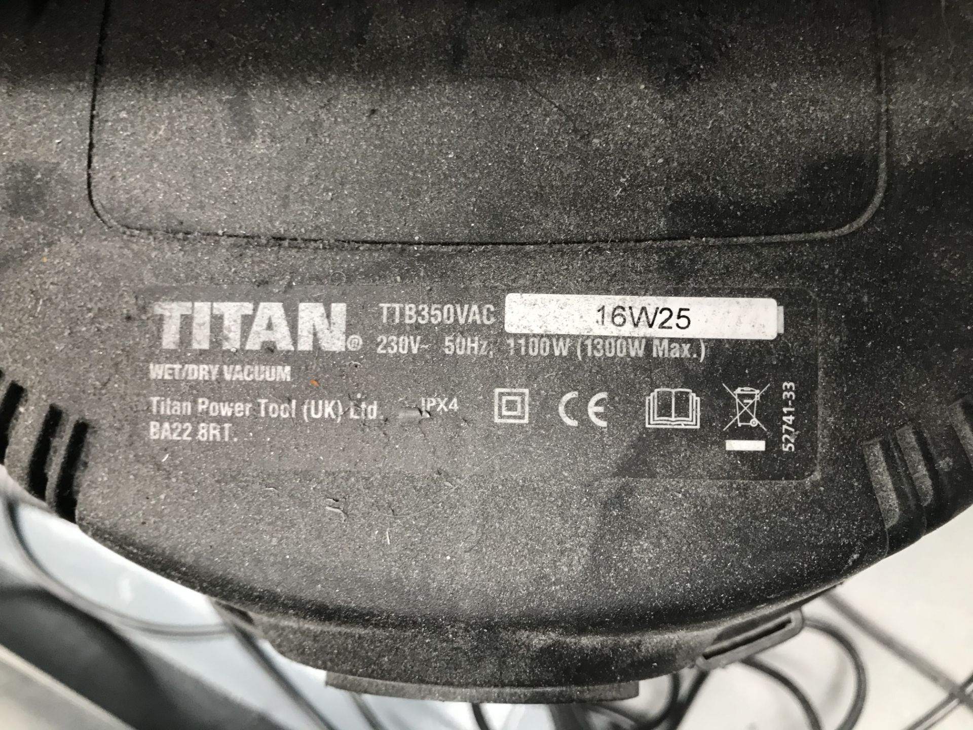 Titan TTB350VAC Wet/Dry Cylinder Vacuum - Image 2 of 2