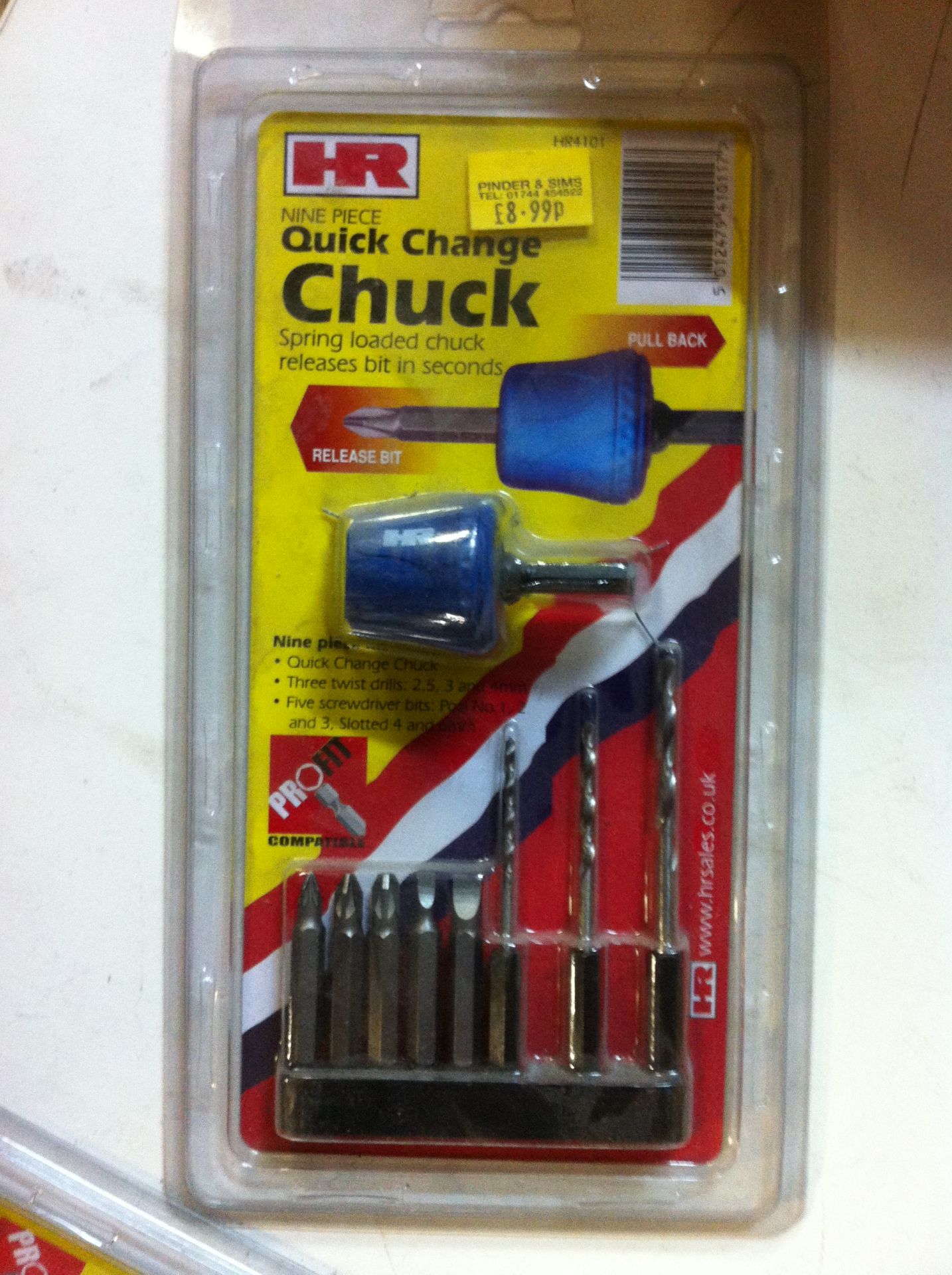 Mixed Lot of Various Tool Accessories: Quick Chucks; Wall Plugs; Flooring Clamp; Vices - Image 5 of 12