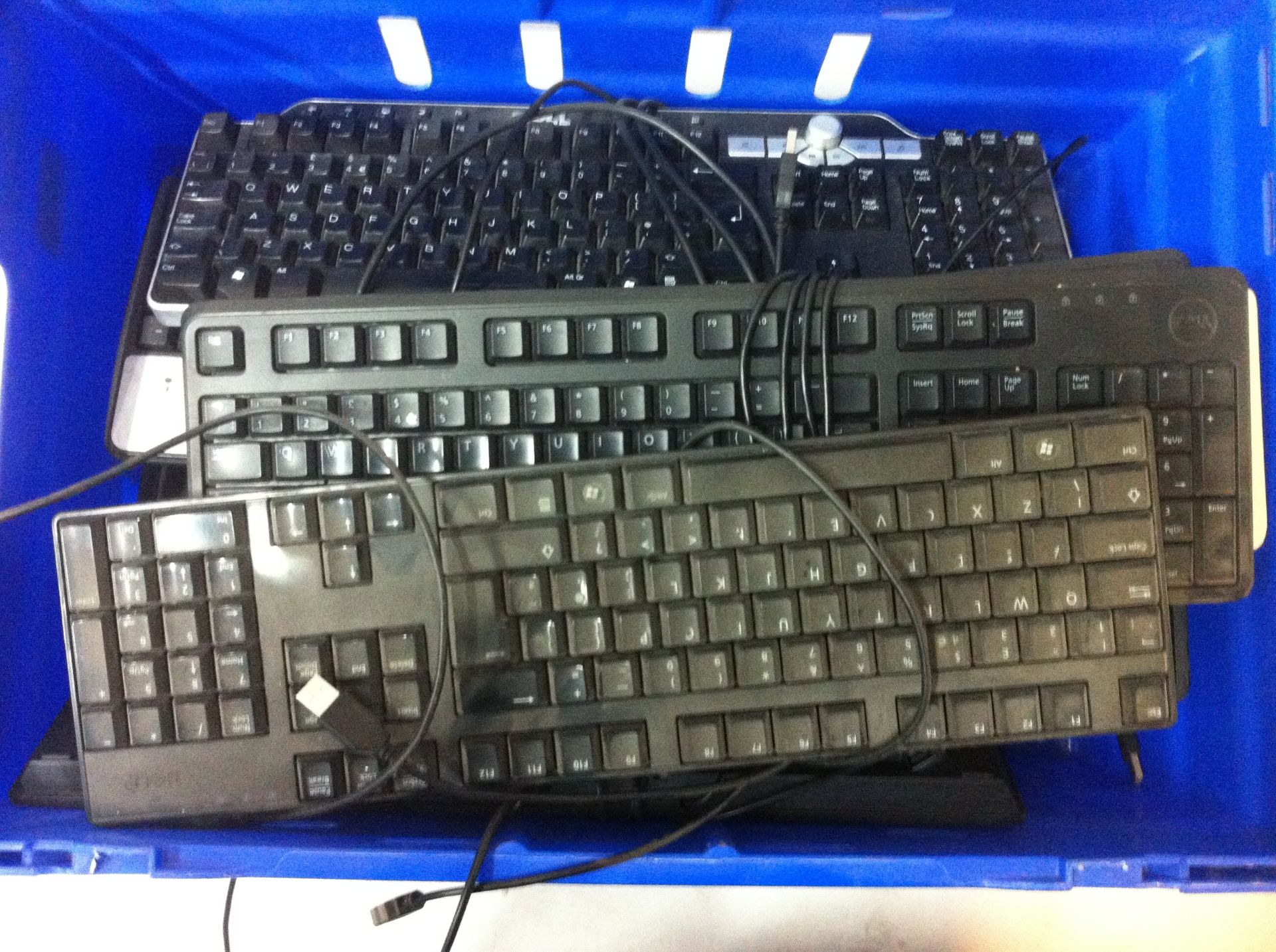 15 x Computer keyboards. See pictures for details