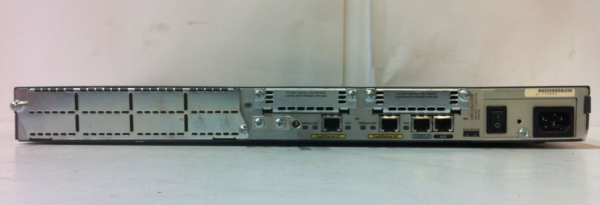 Cisco 2600XM Router - Image 5 of 6