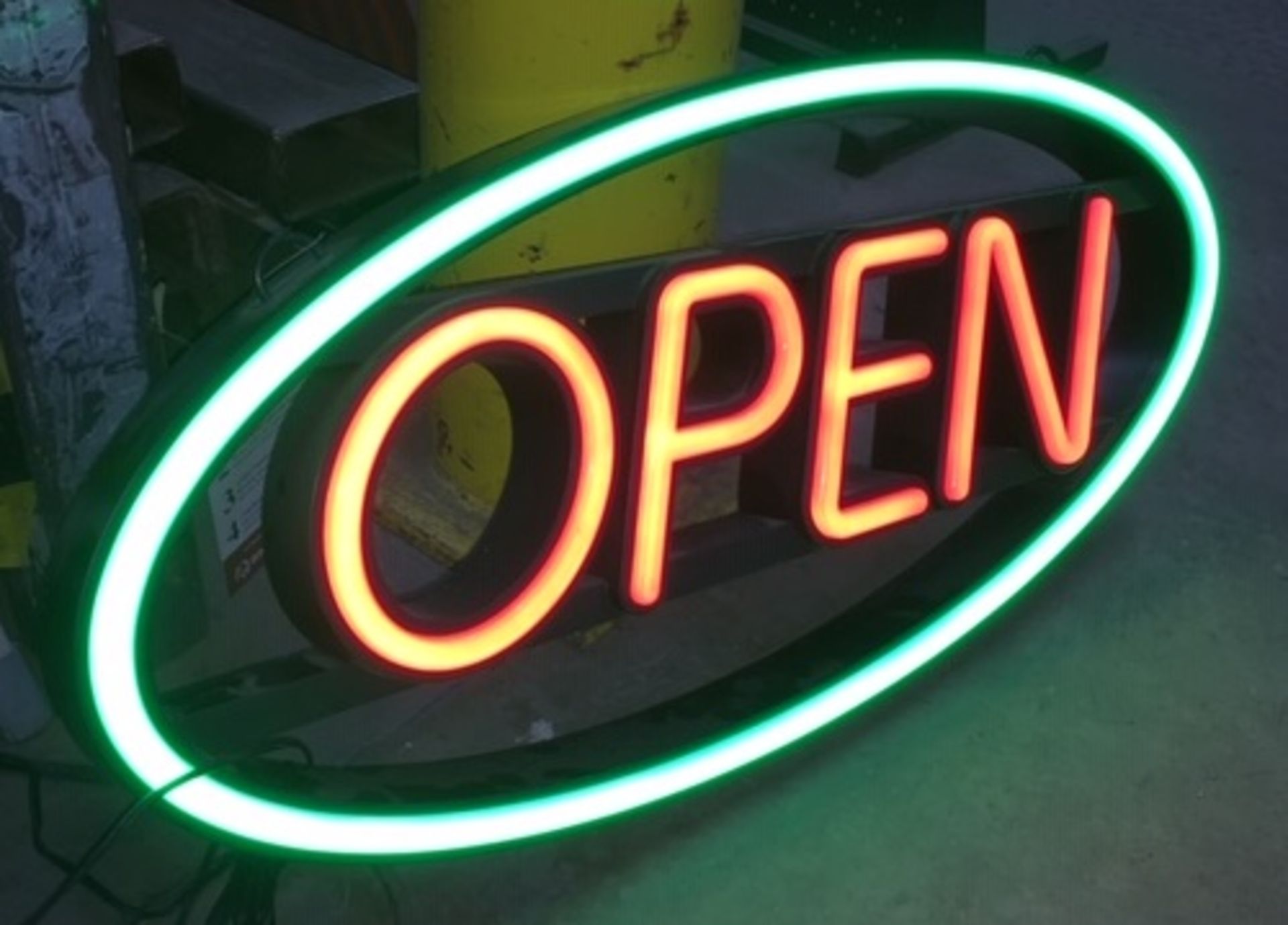 Illuminated 'Open' Sign w/ Remote & US Adapter - Bild 2 aus 3