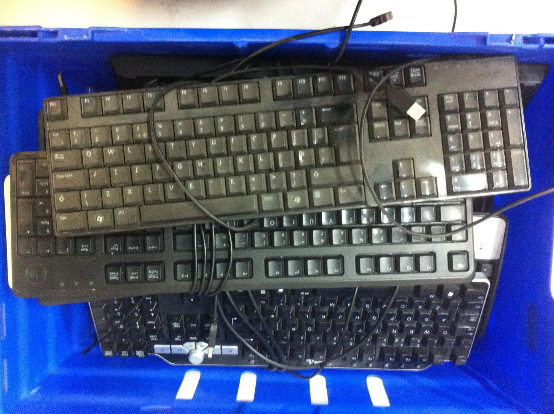 15 x Computer keyboards. See pictures for details
