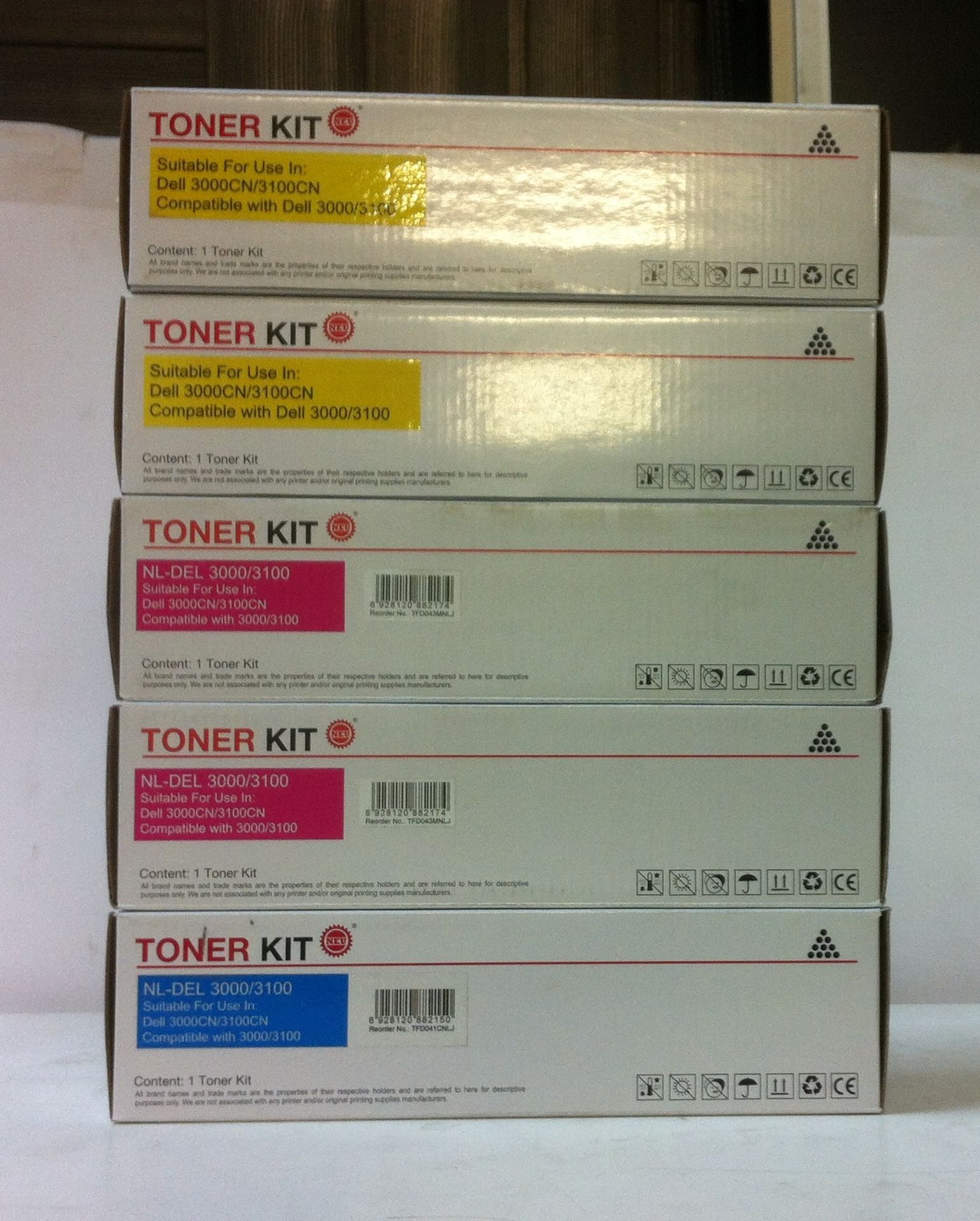 5 x Various coloured toner cartridges for Dell equipment.