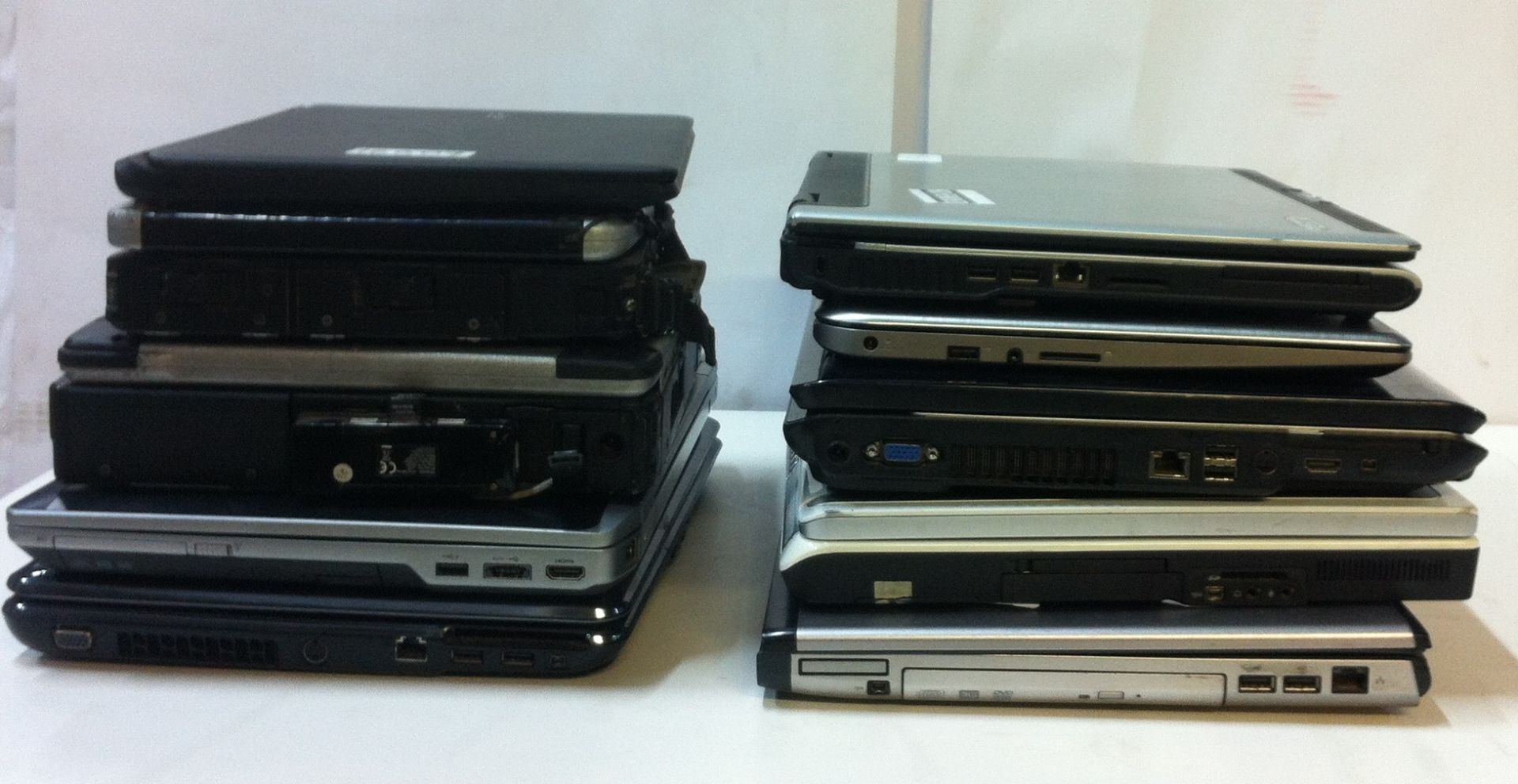 10 x Laptops - NO CHARGERS. See description.