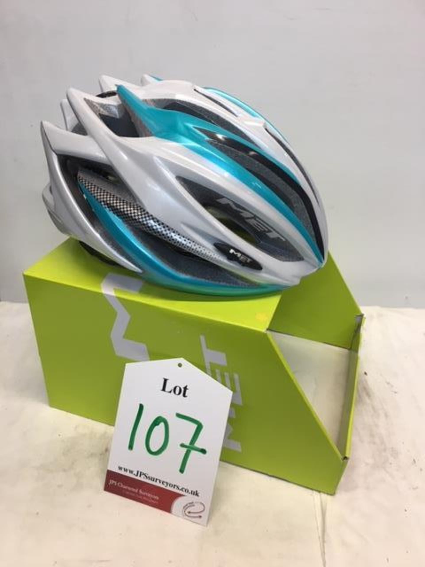 MET Estro Roadbike Racing Helmet in Green/White | 58-61 cm | 2015 | RRP £49.99