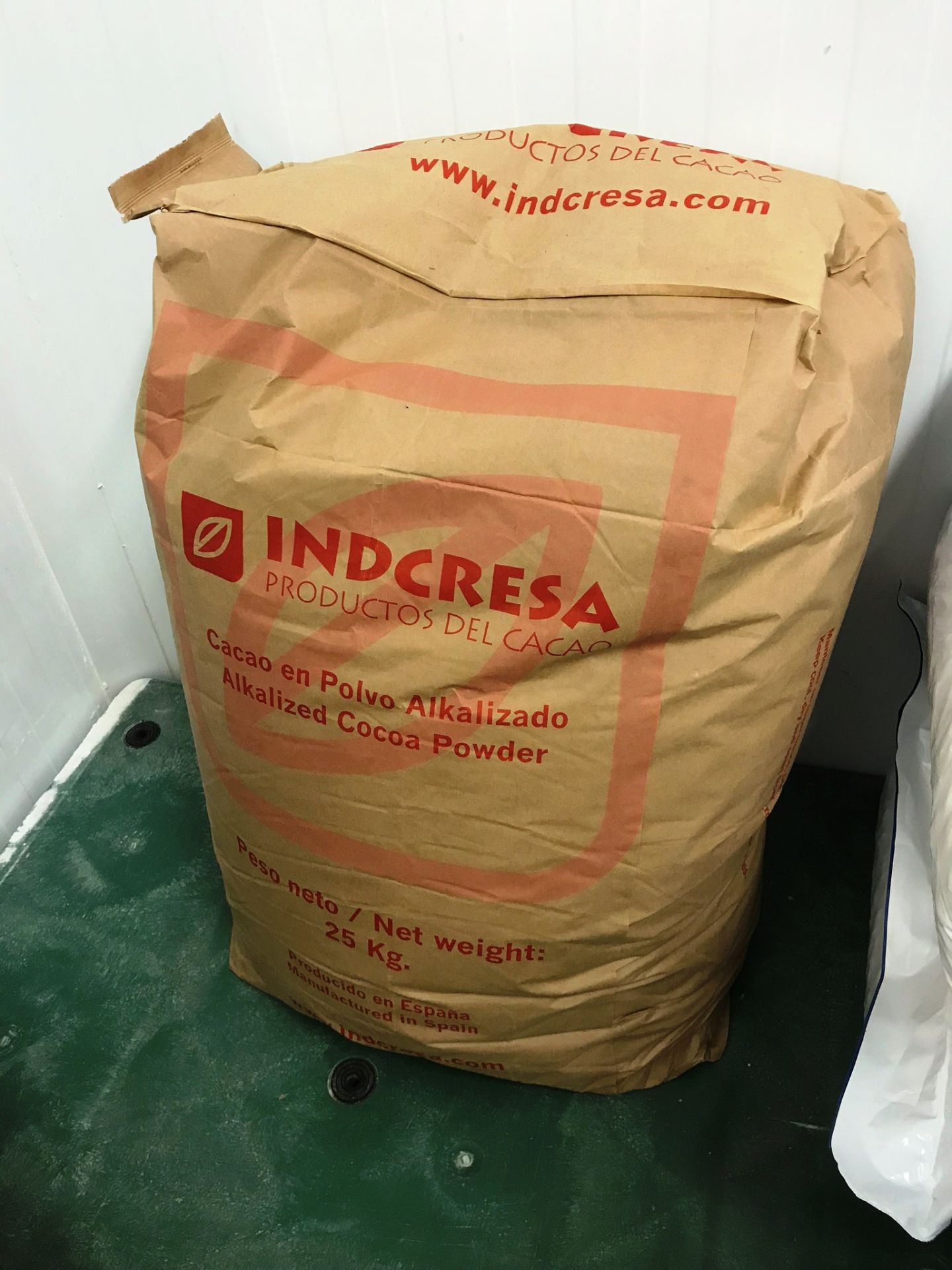 3 x 12.5kg Bags of Dark Chocolate Drops & 1 x 25kg of Indcresa Cocoa Powder - Bild 4 aus 4