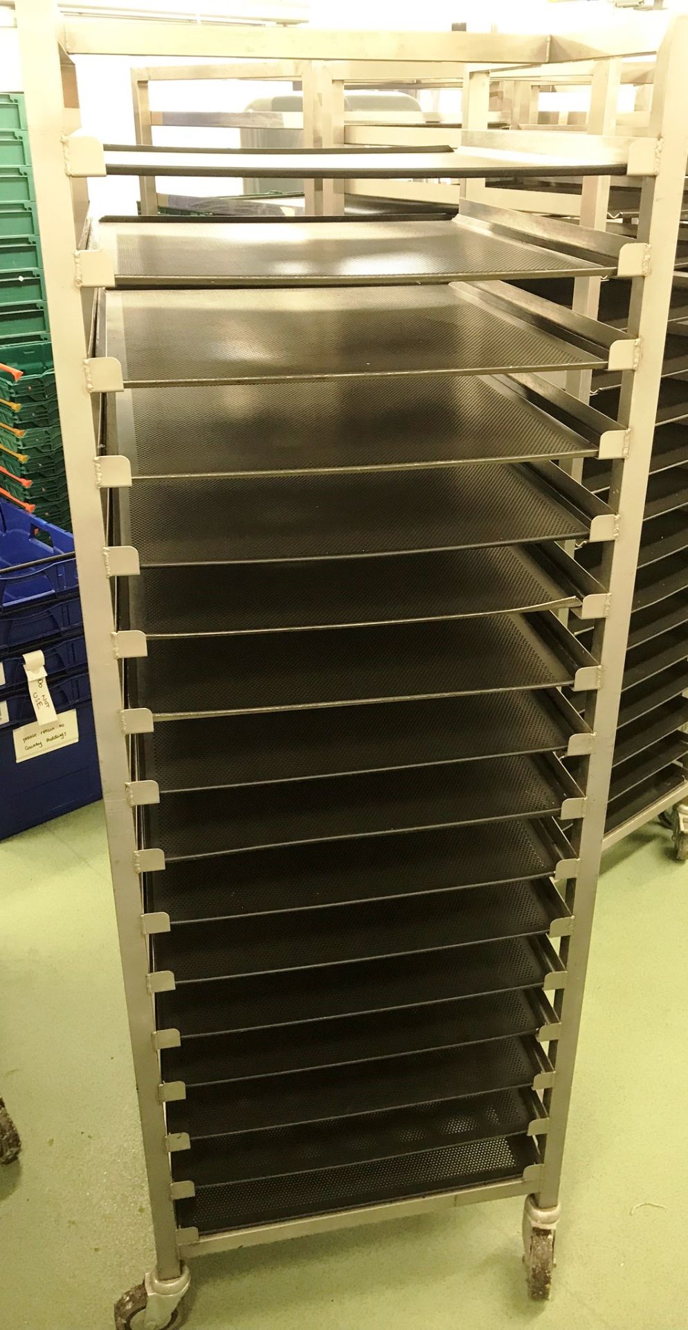 5 x 16 Tier Mobile Metal Cooling Racks w/ Trays - Image 4 of 4