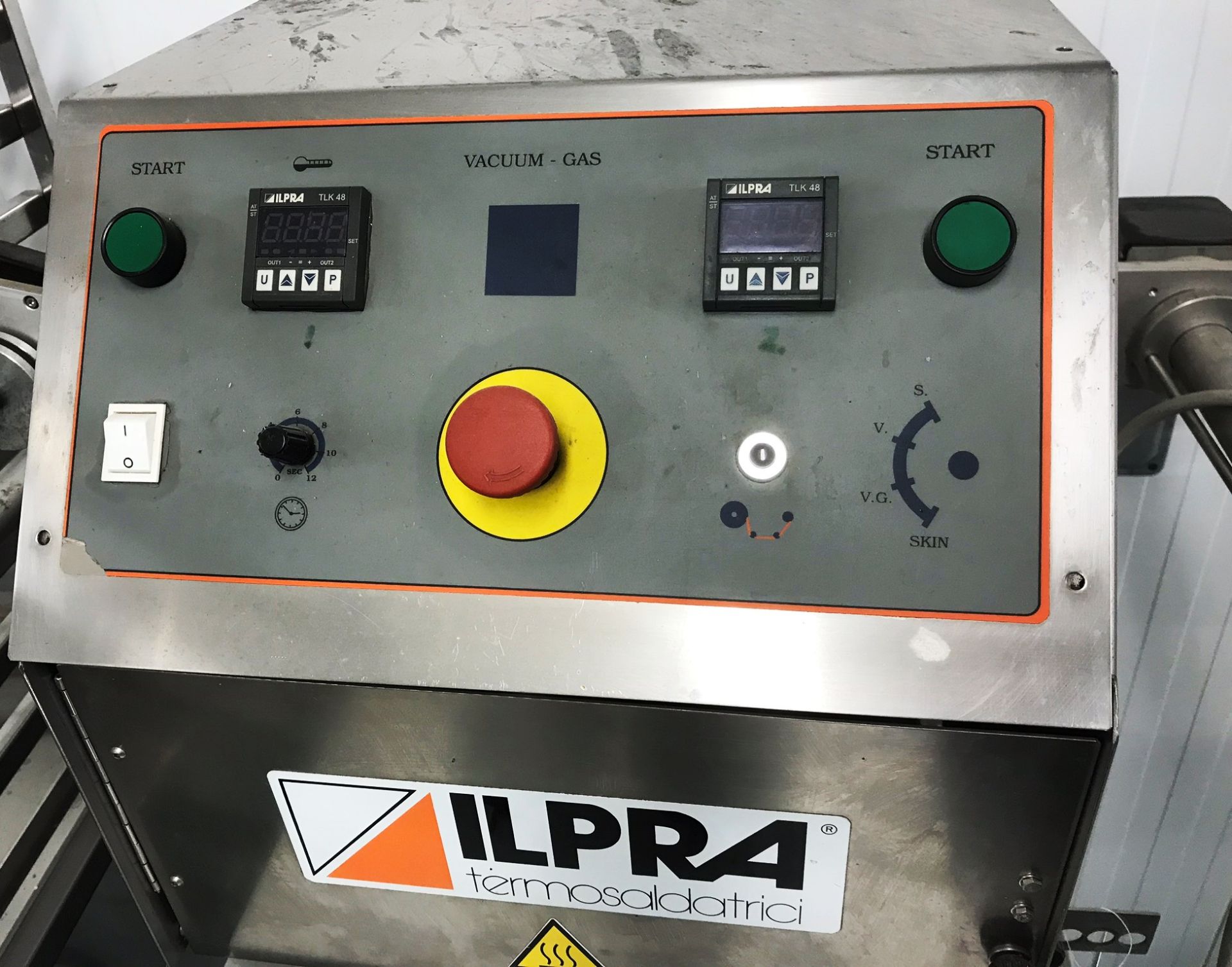 Ilpra Foodpack Basic Table Top Tray Packaging Machine | YOM: 2000 - Bild 4 aus 6