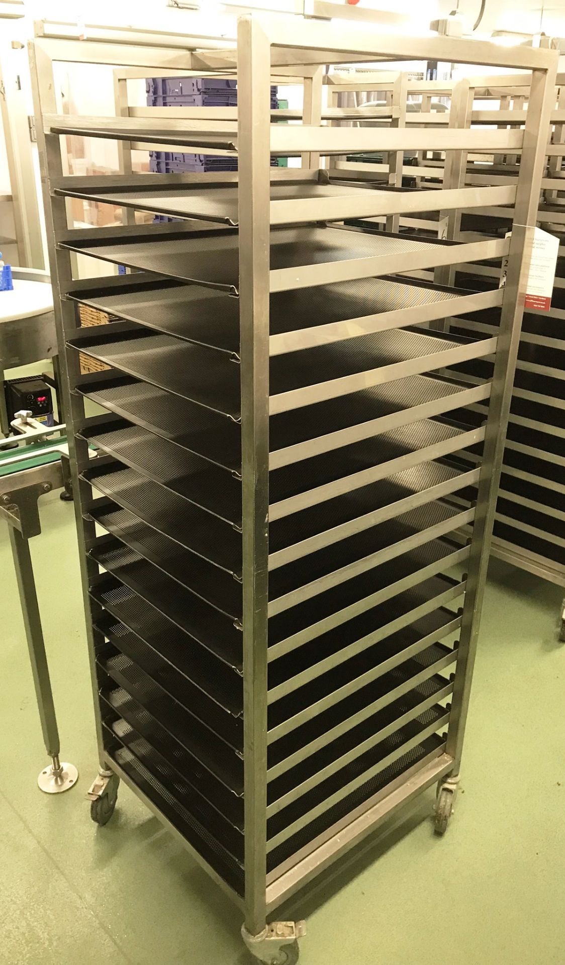 5 x 16 Tier Mobile Metal Cooling Racks w/ Trays - Image 3 of 4