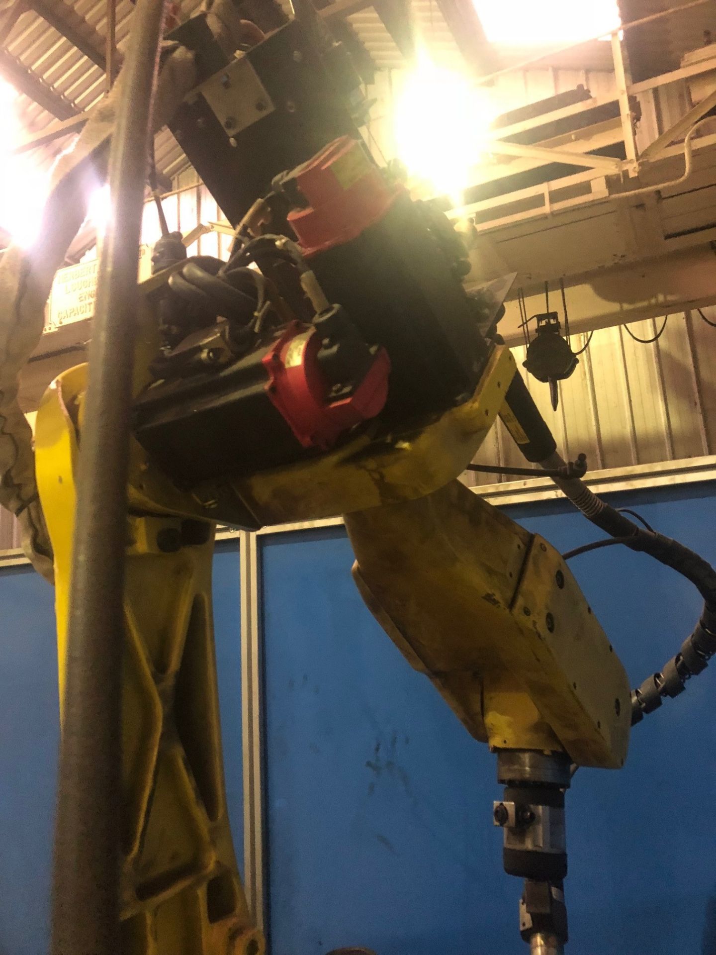 Robot welder w/Fanuc control unit - Image 6 of 8