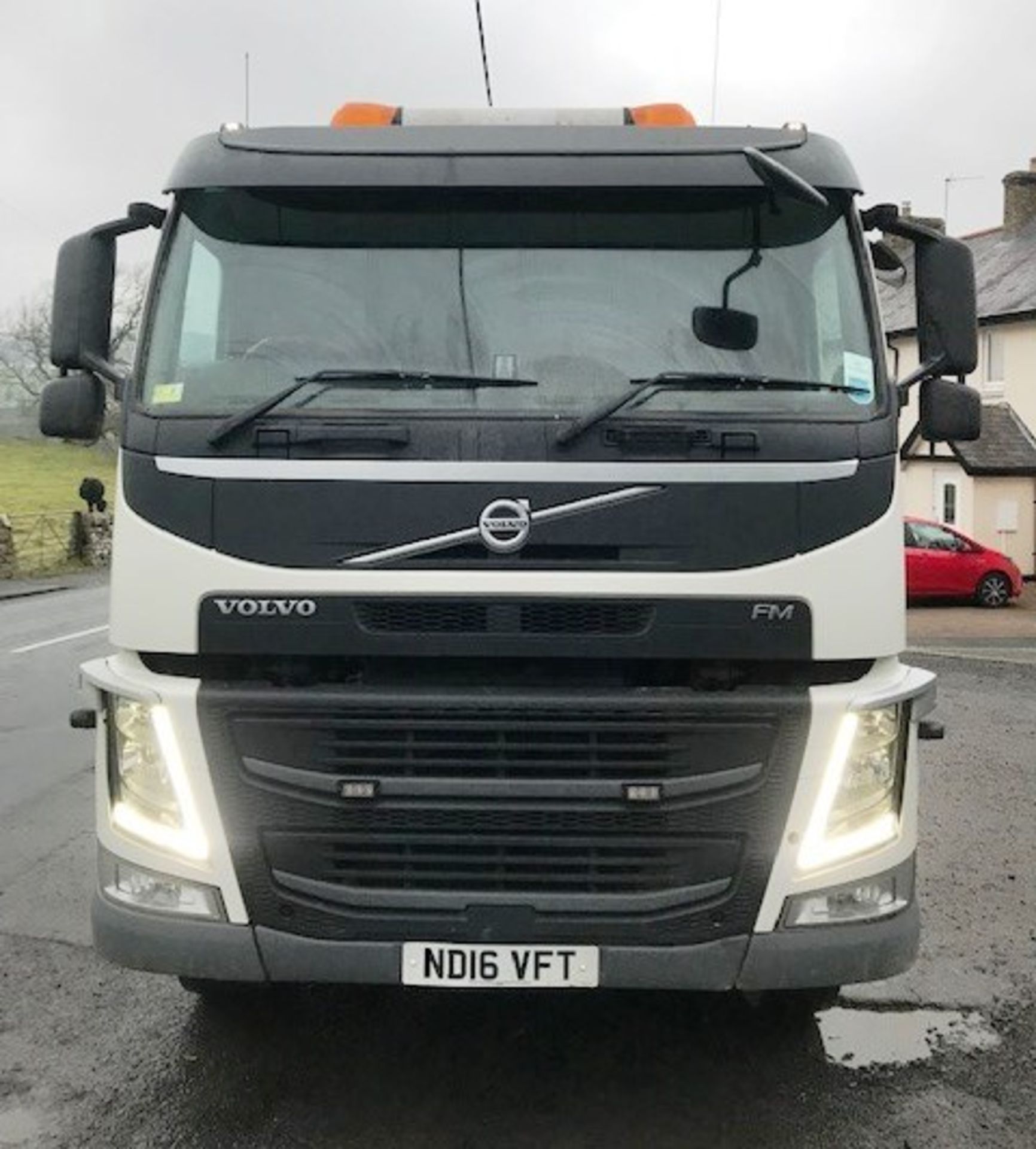 2016 | Volvo FM410 8x4 w/ Wilcox Insulated Tipping Body | 275,000km - Image 5 of 11