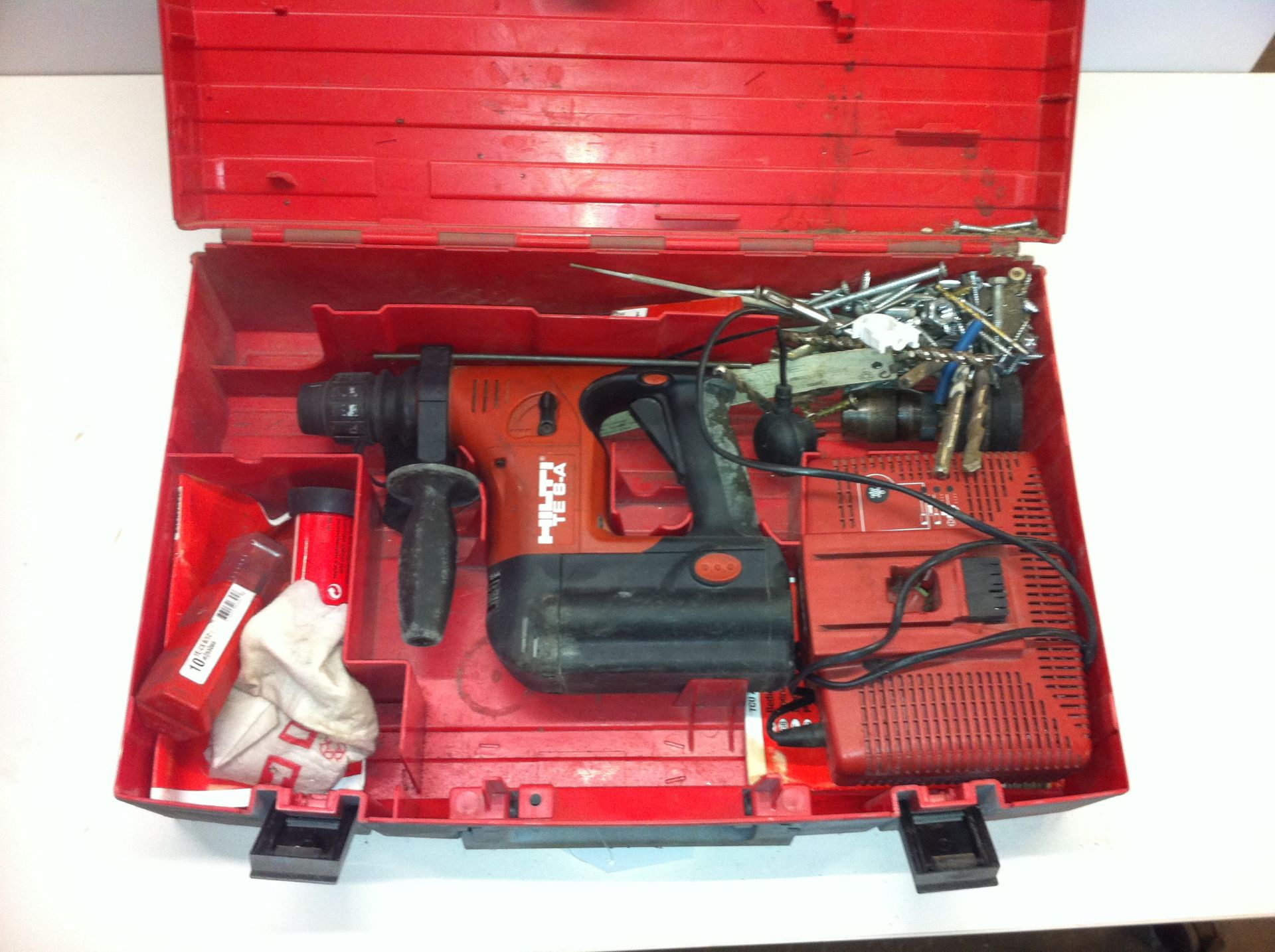 Hilti Battery Operated Hammer Drill - Image 2 of 2